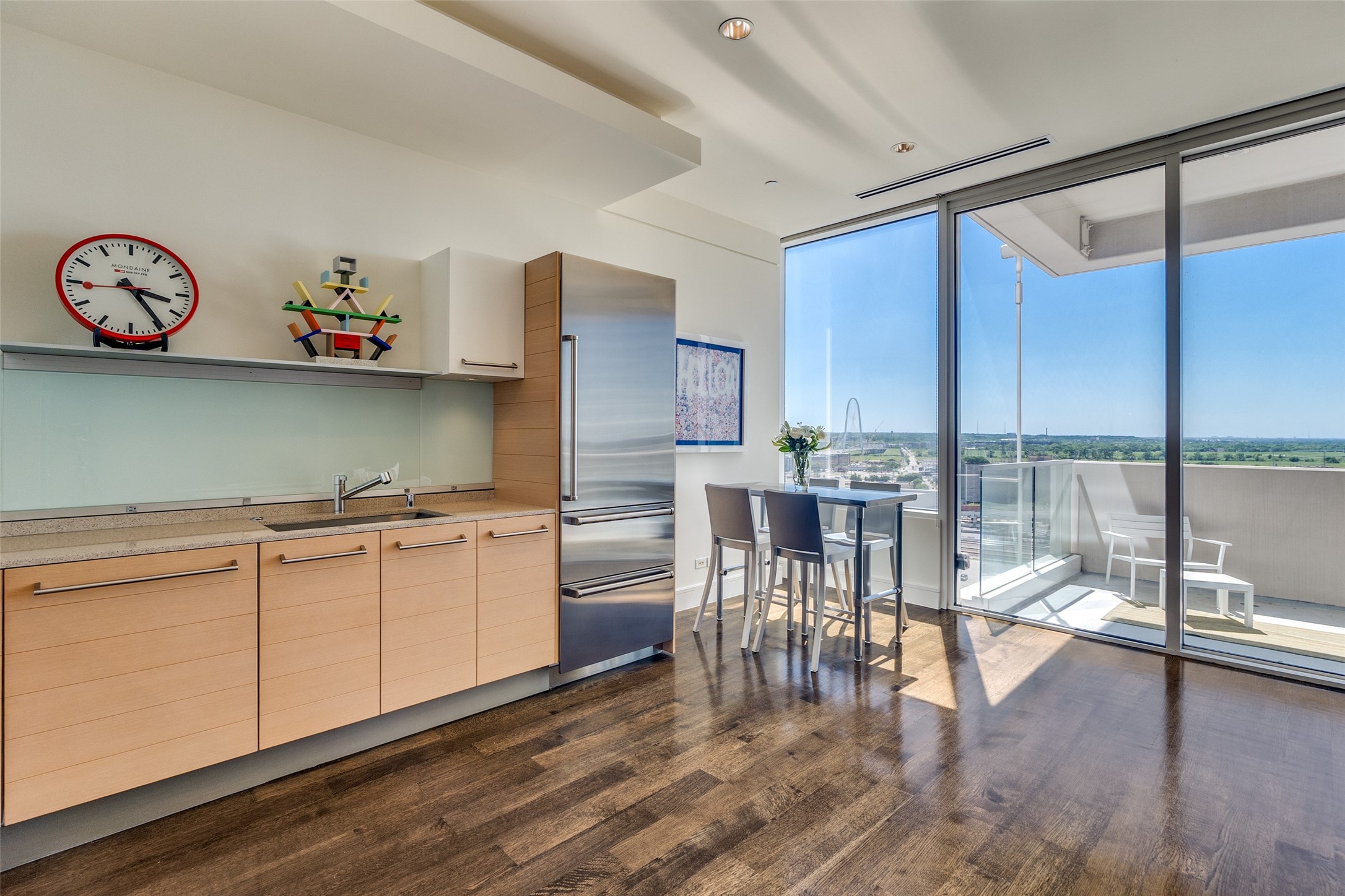 2408 Victory Park Lane 1131