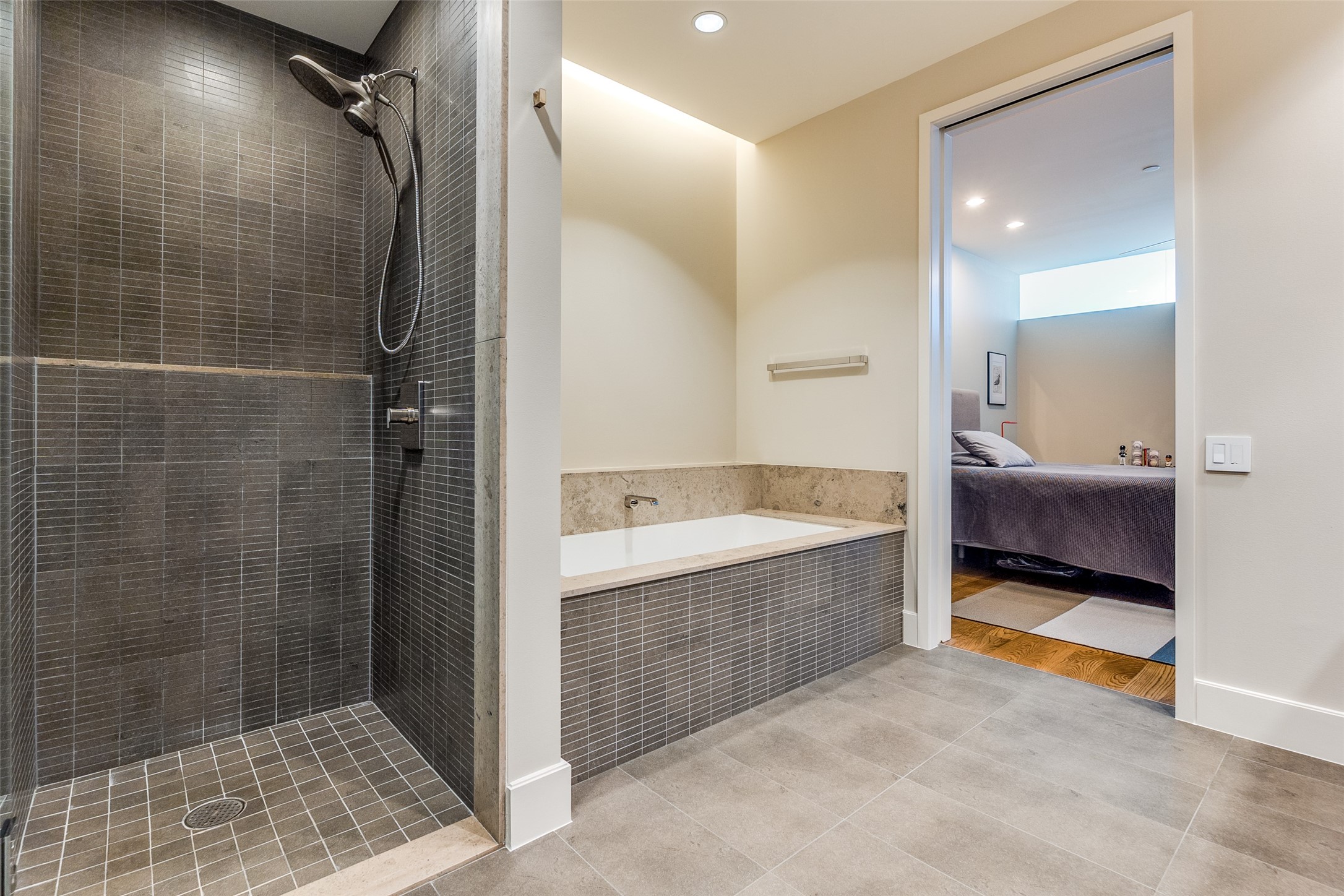 2408 Victory Park Lane 1131