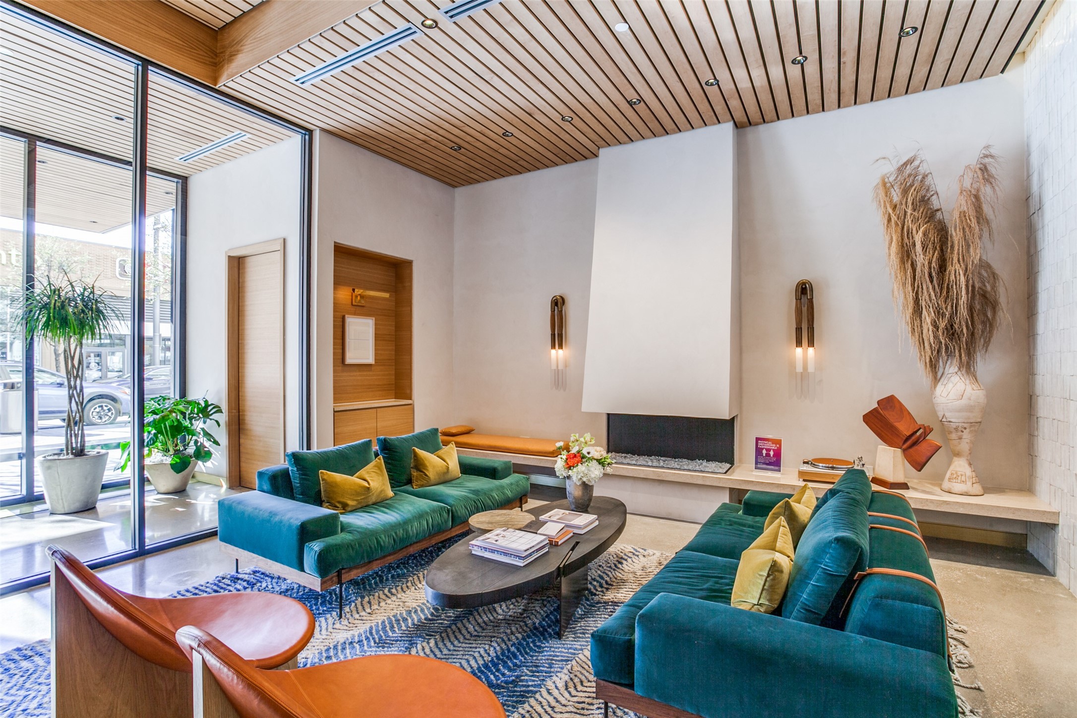 2408 Victory Park Lane 1131