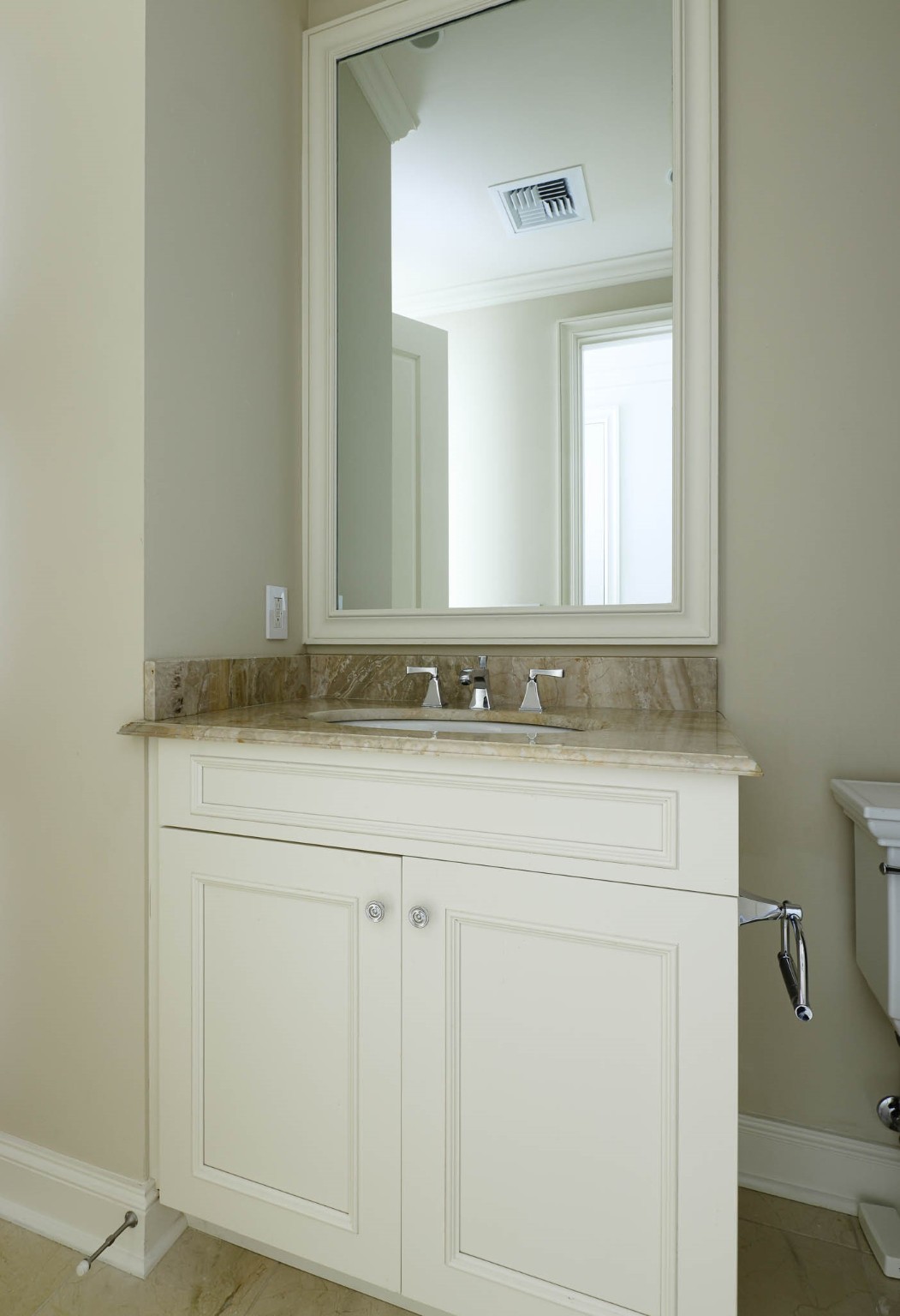 2555 N Pearl Street 1101