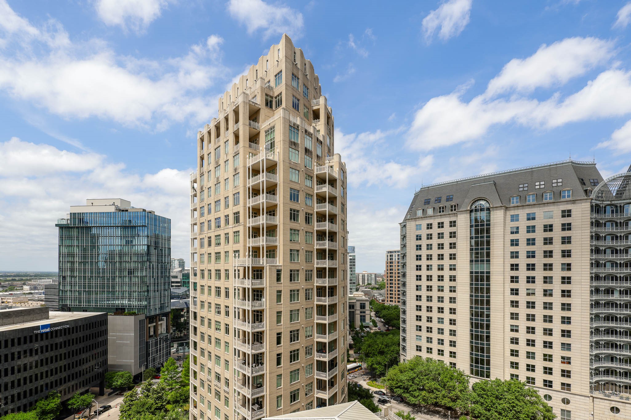 2555 N Pearl Street 1101