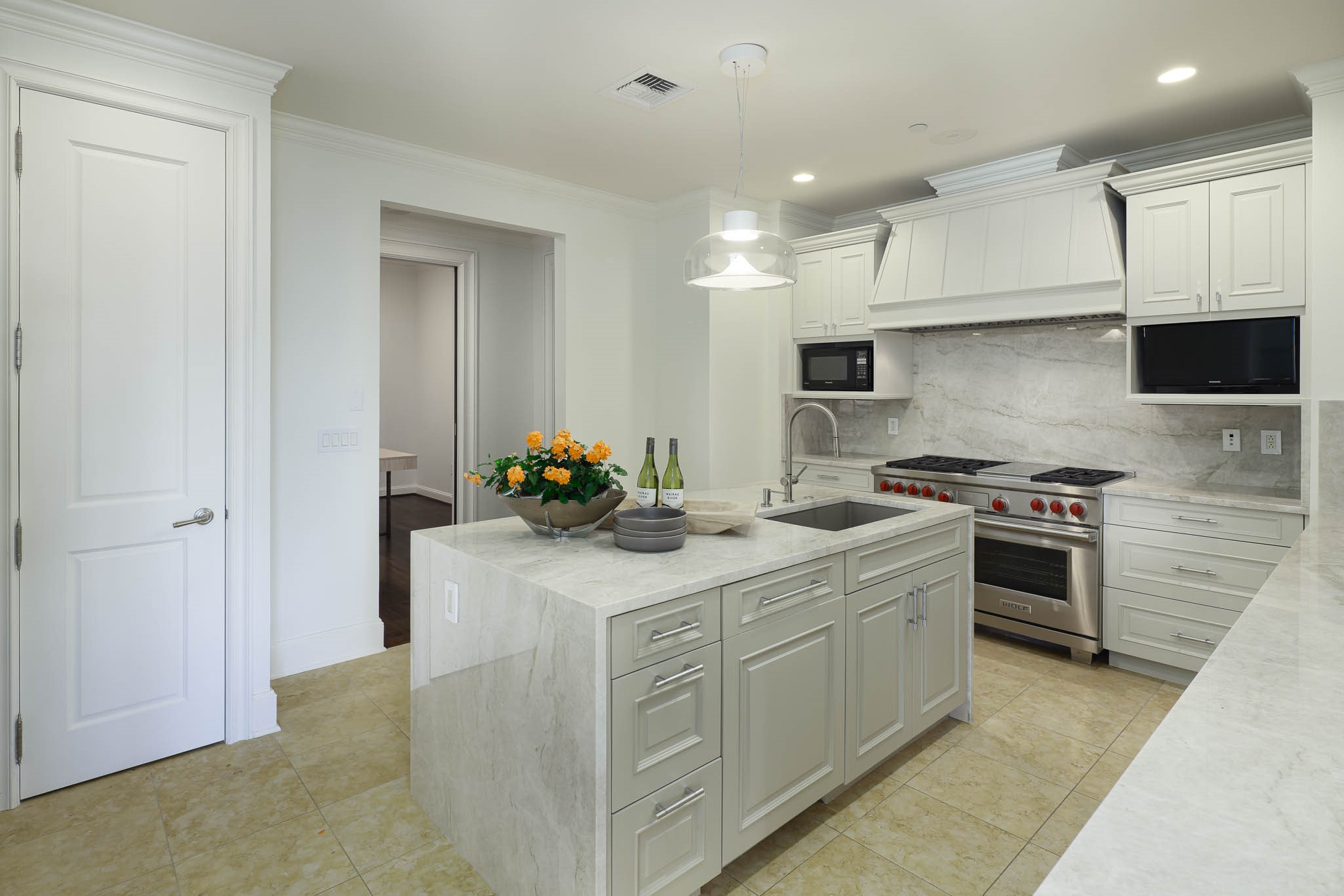 2555 N Pearl Street 1101