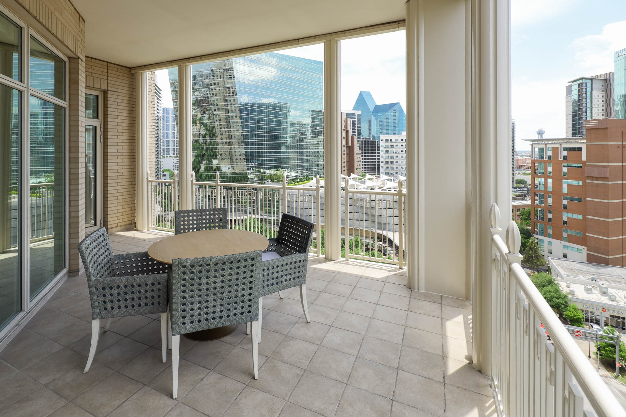 2555 N Pearl Street 1101