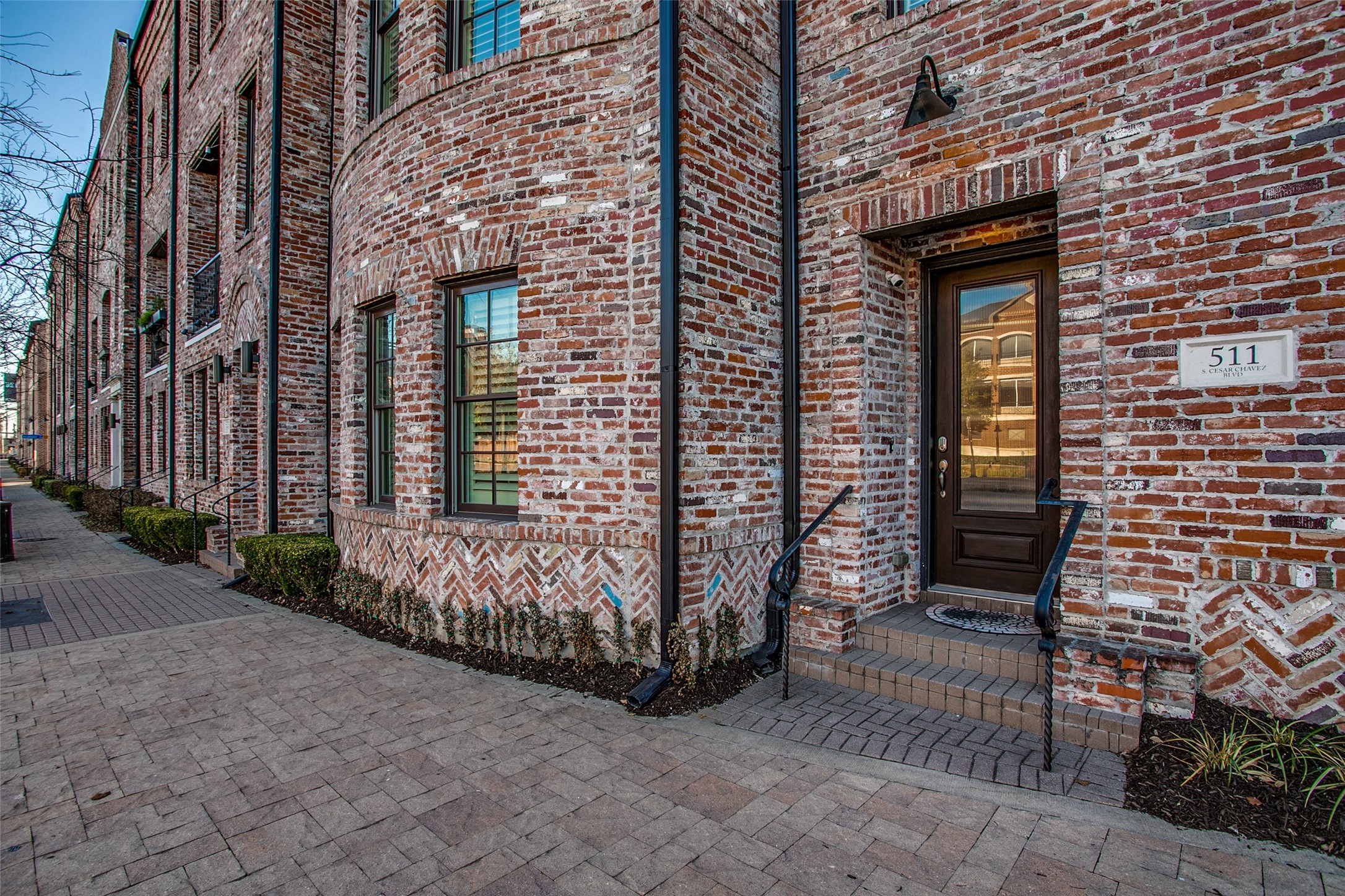 511 S Cesar Chavez Boulevard