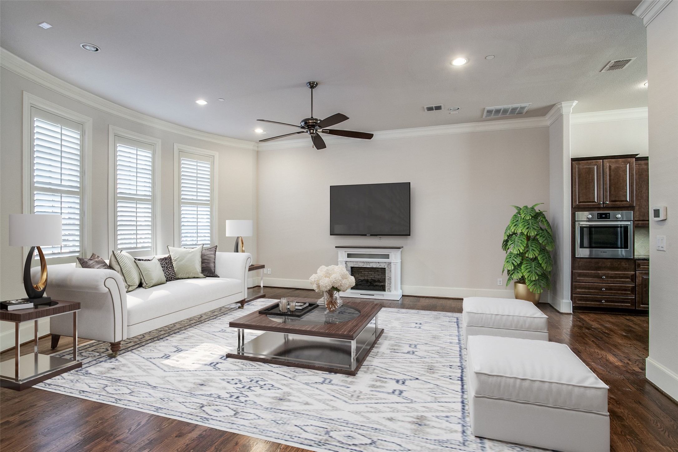 511 S Cesar Chavez Boulevard