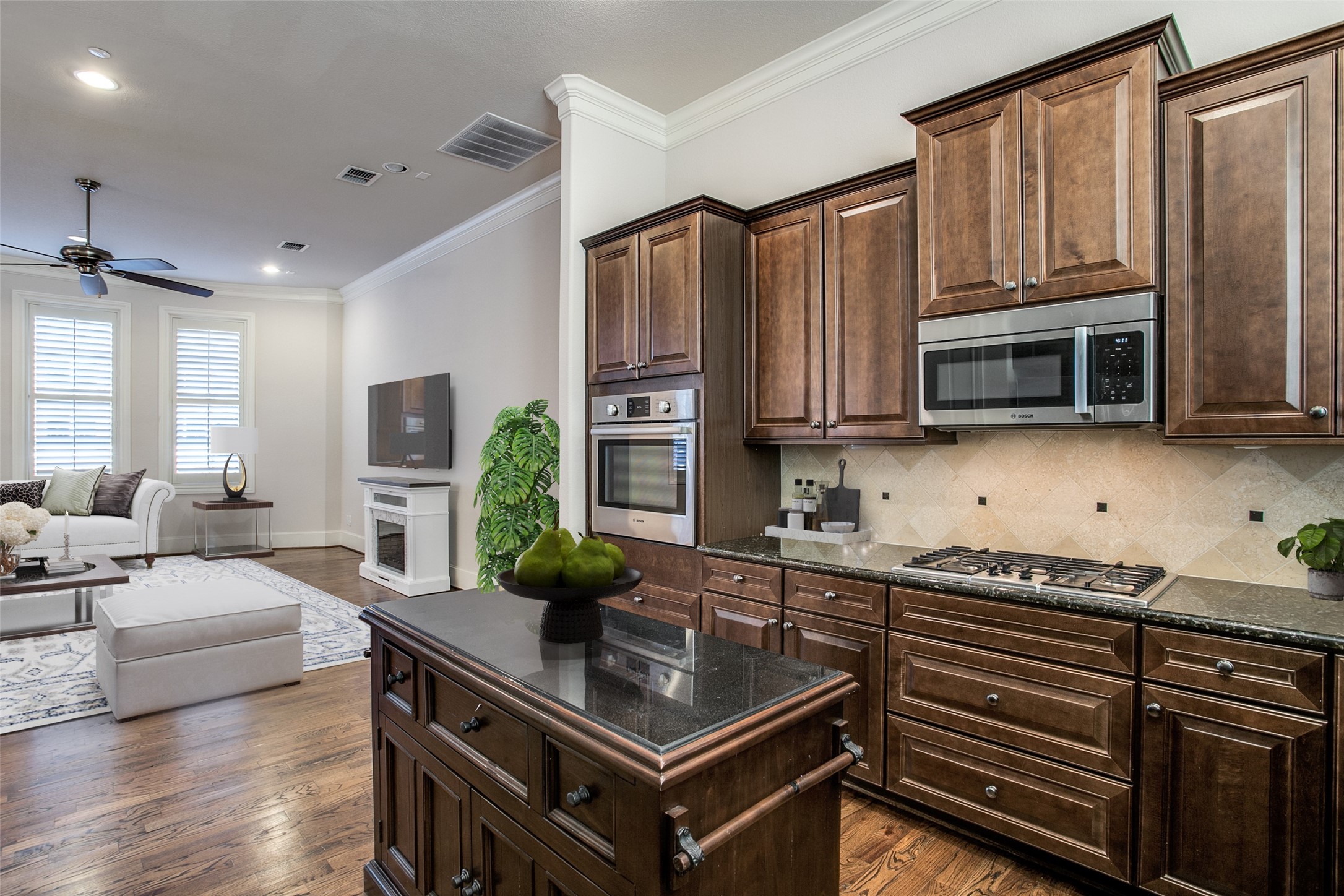 511 S Cesar Chavez Boulevard