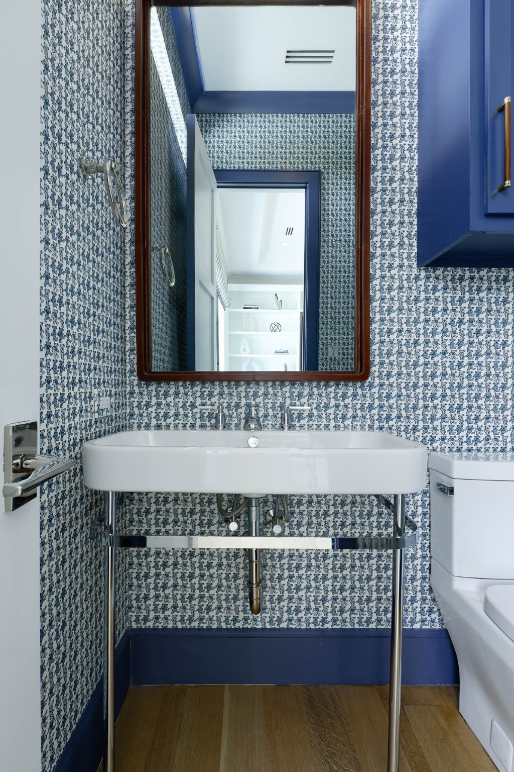 5523 Greenbrier Drive