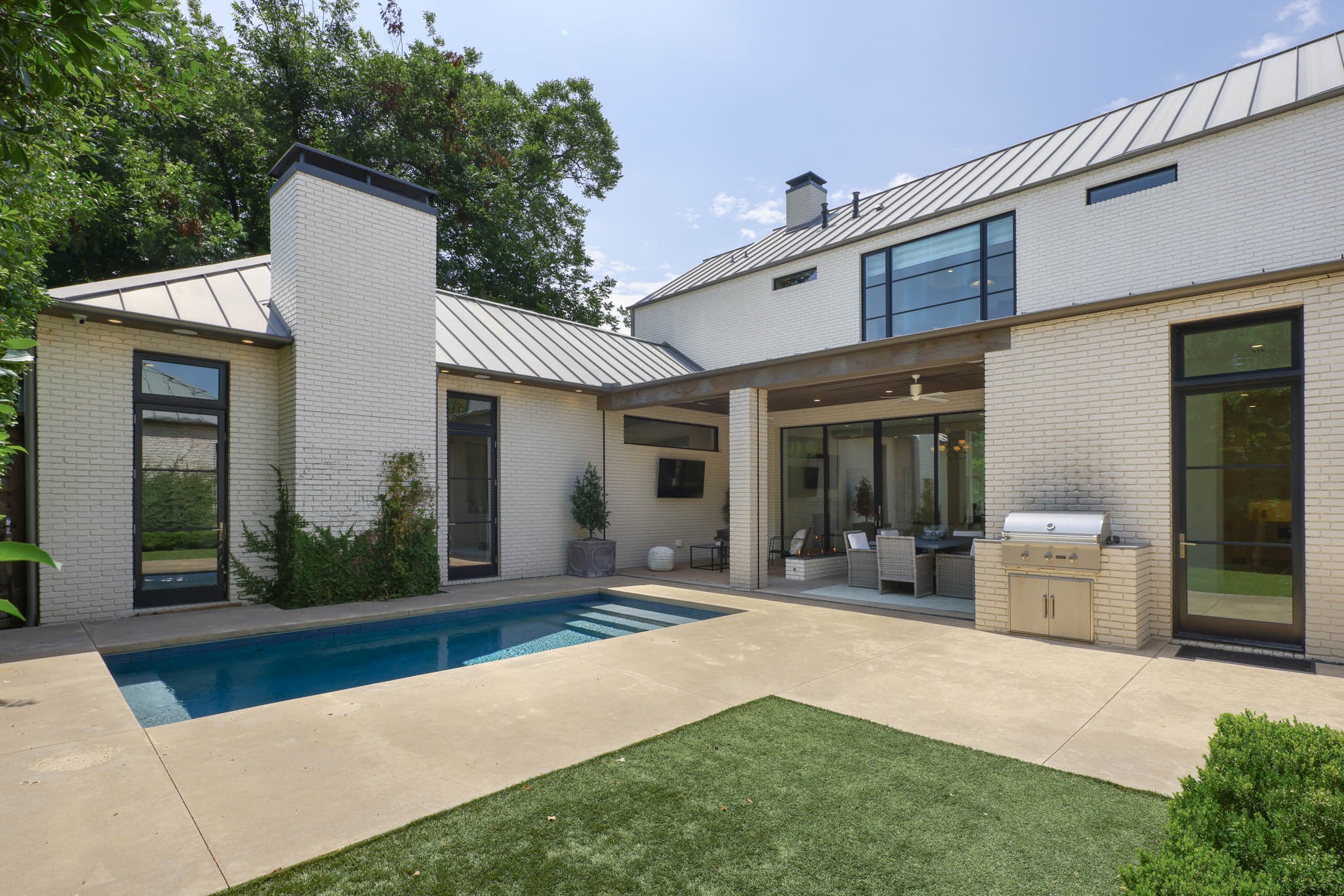 5523 Greenbrier Drive