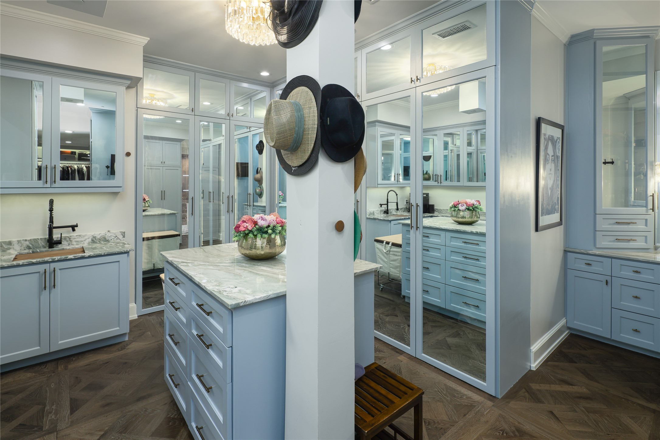 2200 Victory Avenue 2207