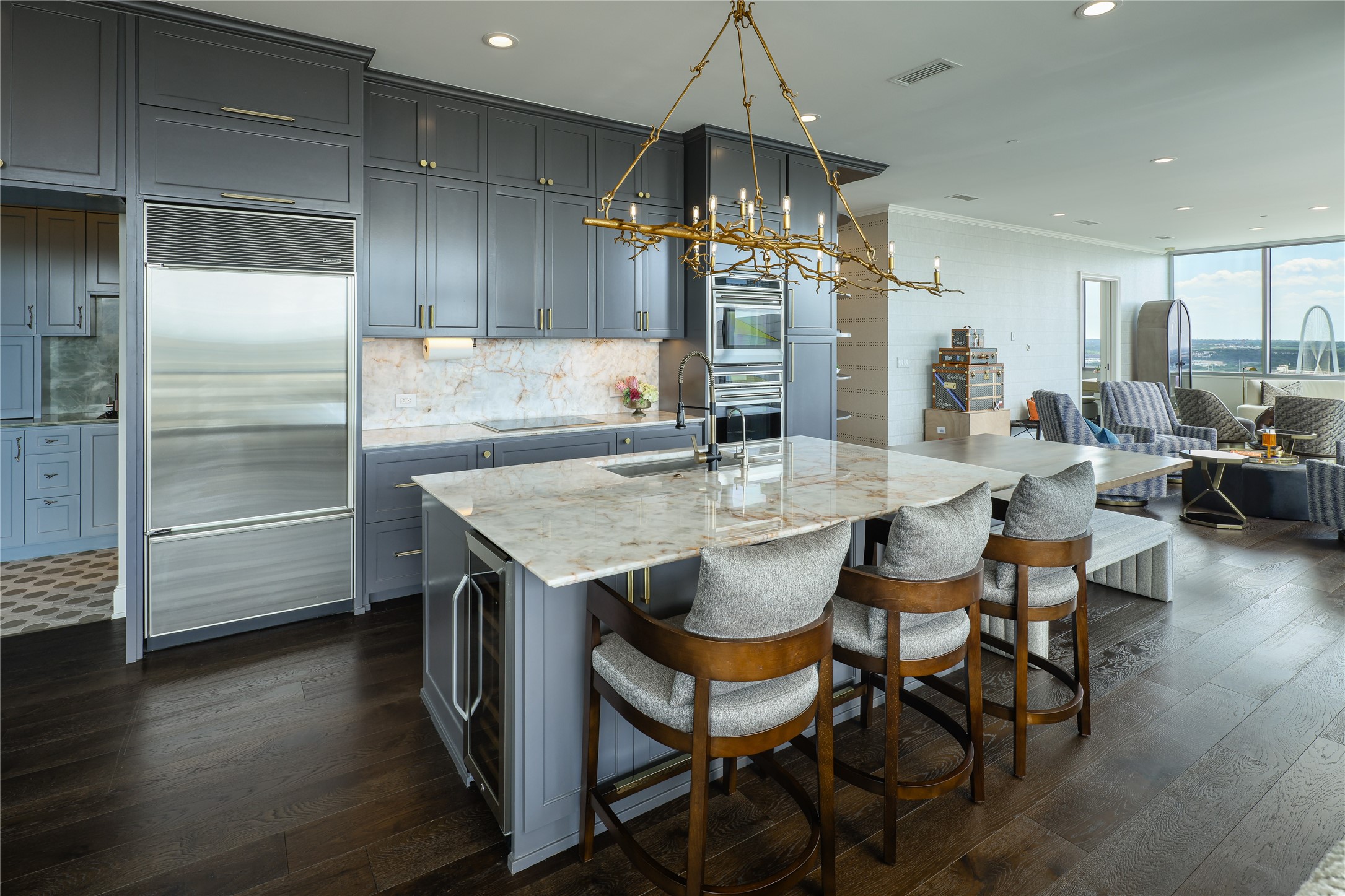 2200 Victory Avenue 2207