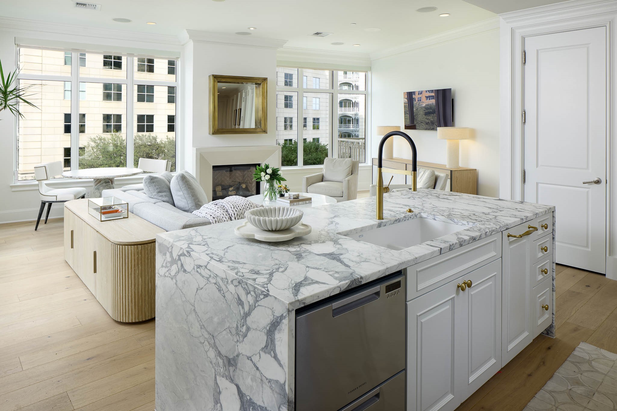 2555 N Pearl Street 505