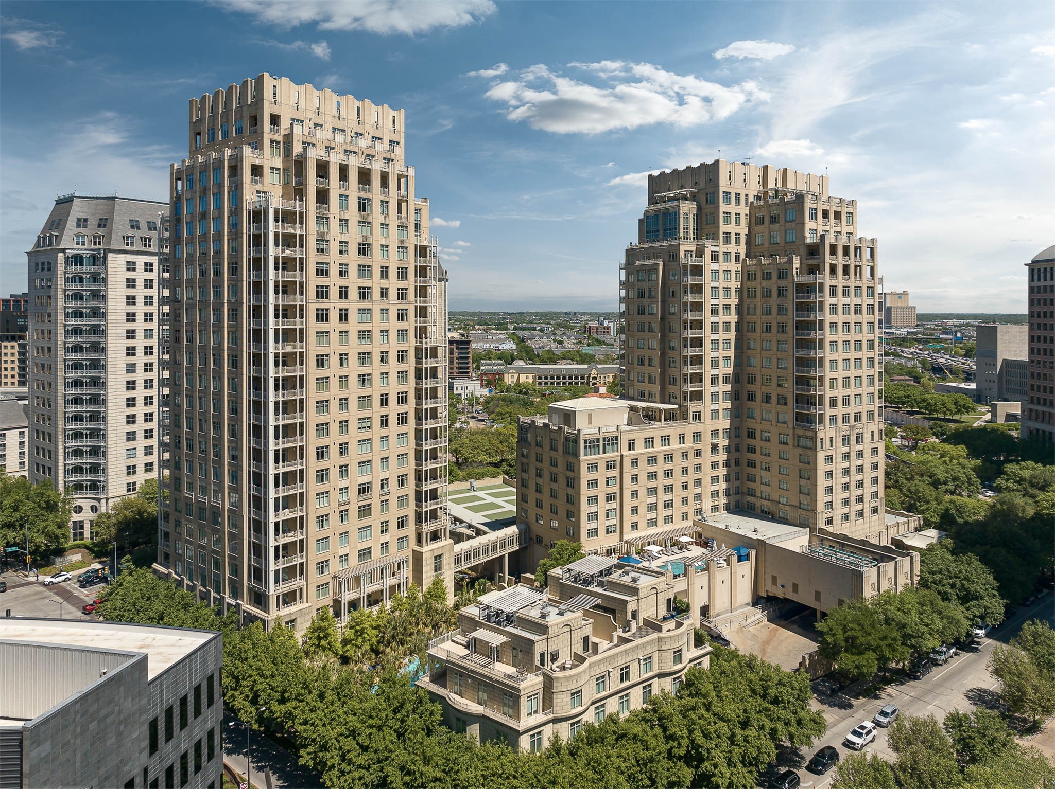 2555 N Pearl Street 505