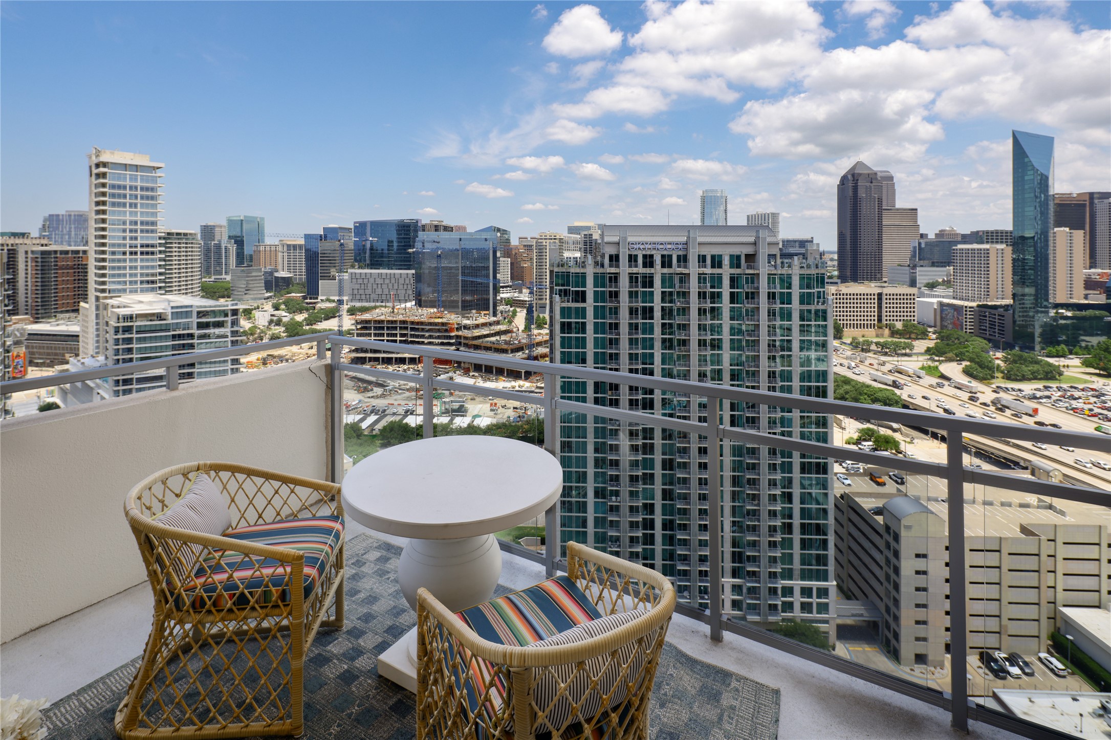 2200 Victory Avenue 2207