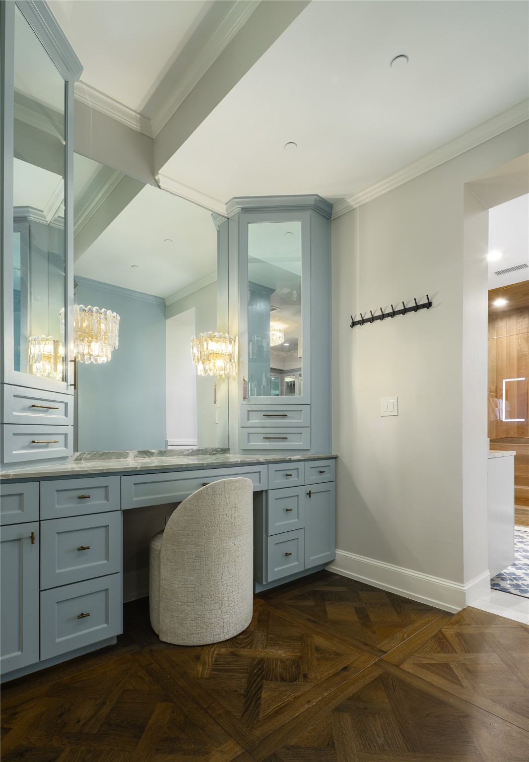 2200 Victory Avenue 2207