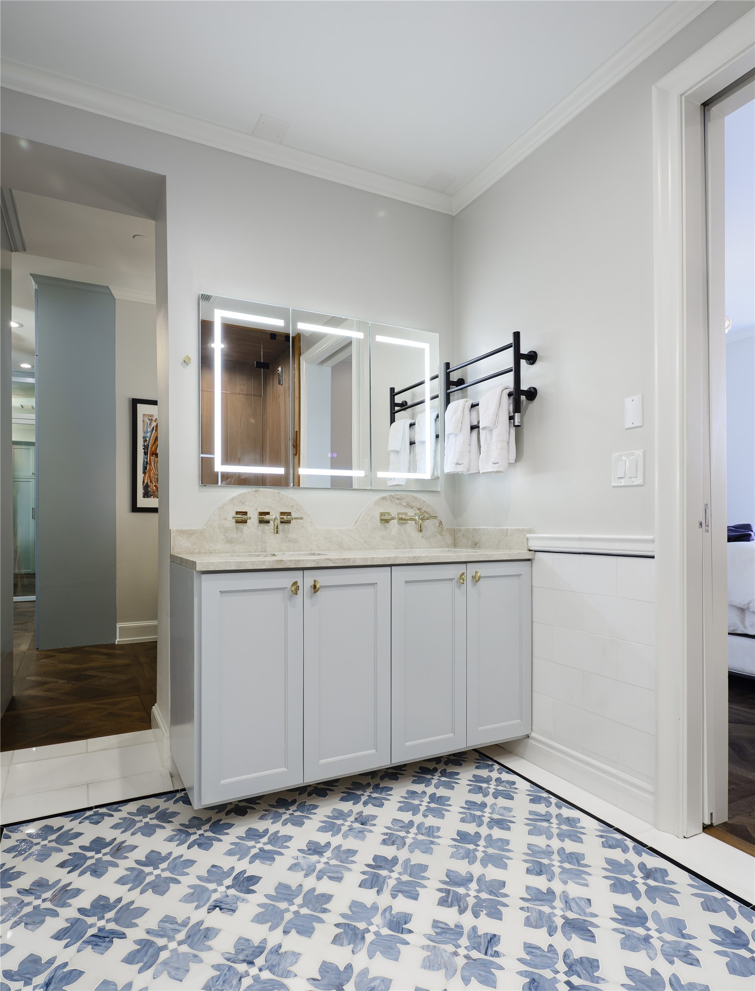 2200 Victory Avenue 2207