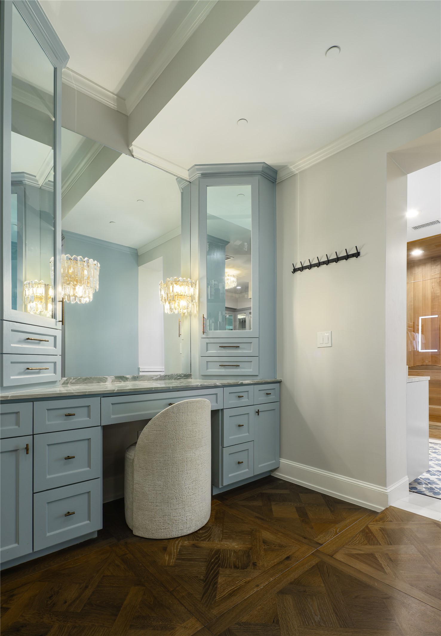 2200 Victory Avenue 2207