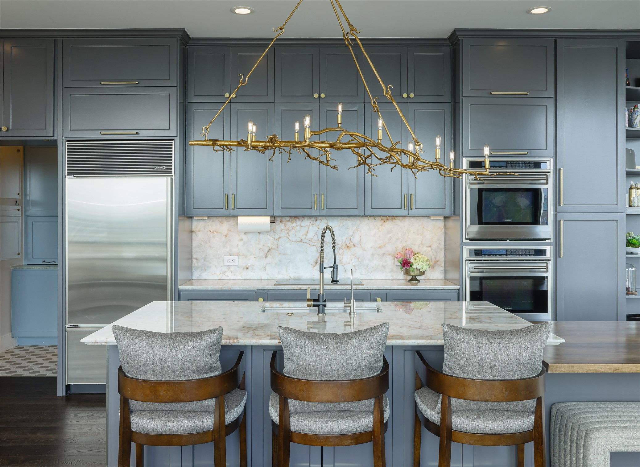 2200 Victory Avenue 2207