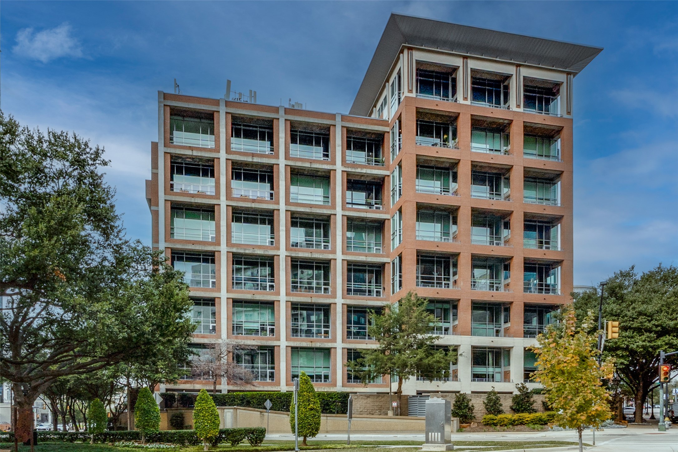 2011 Cedar Springs Road 406