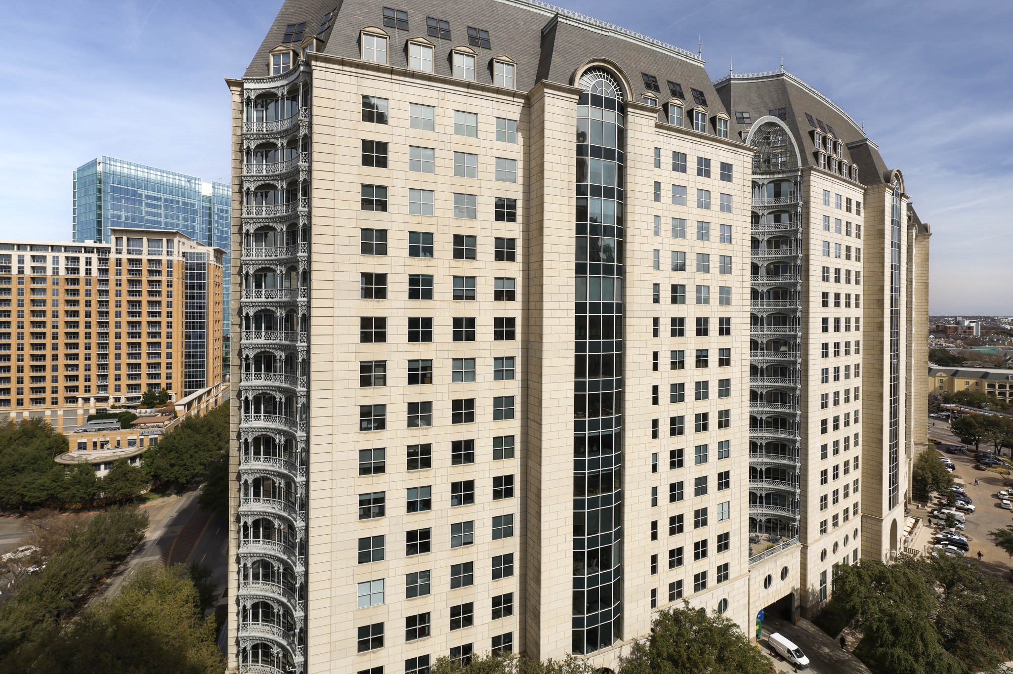 2555 N Pearl Street 1304