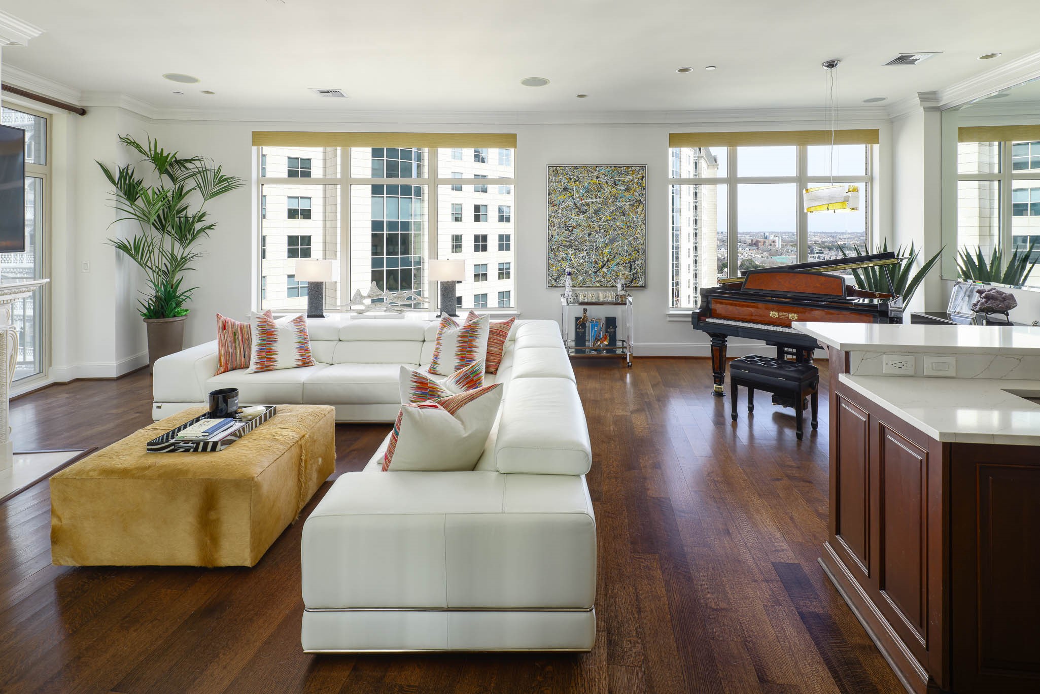 2555 N Pearl Street 1304