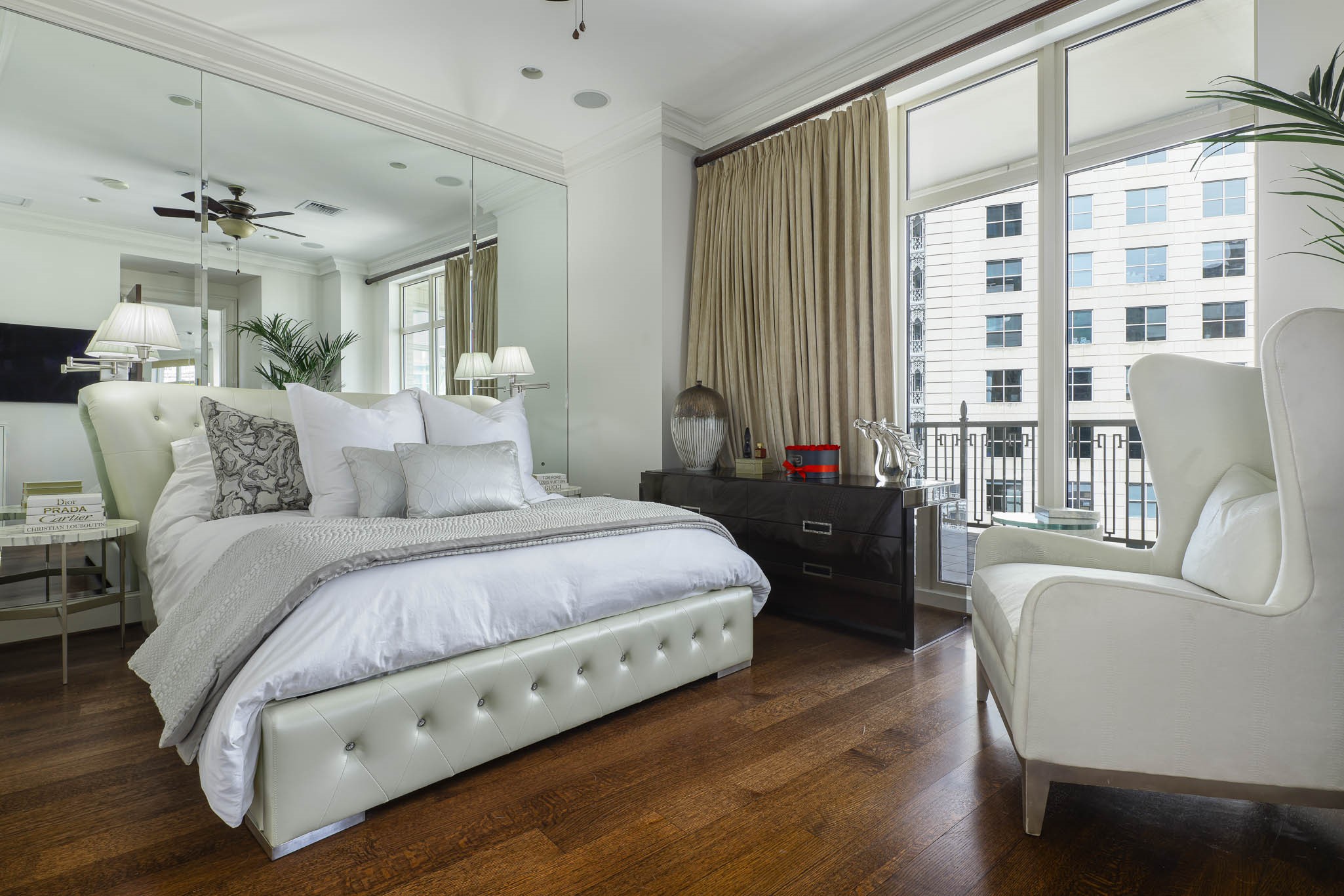 2555 N Pearl Street 1304