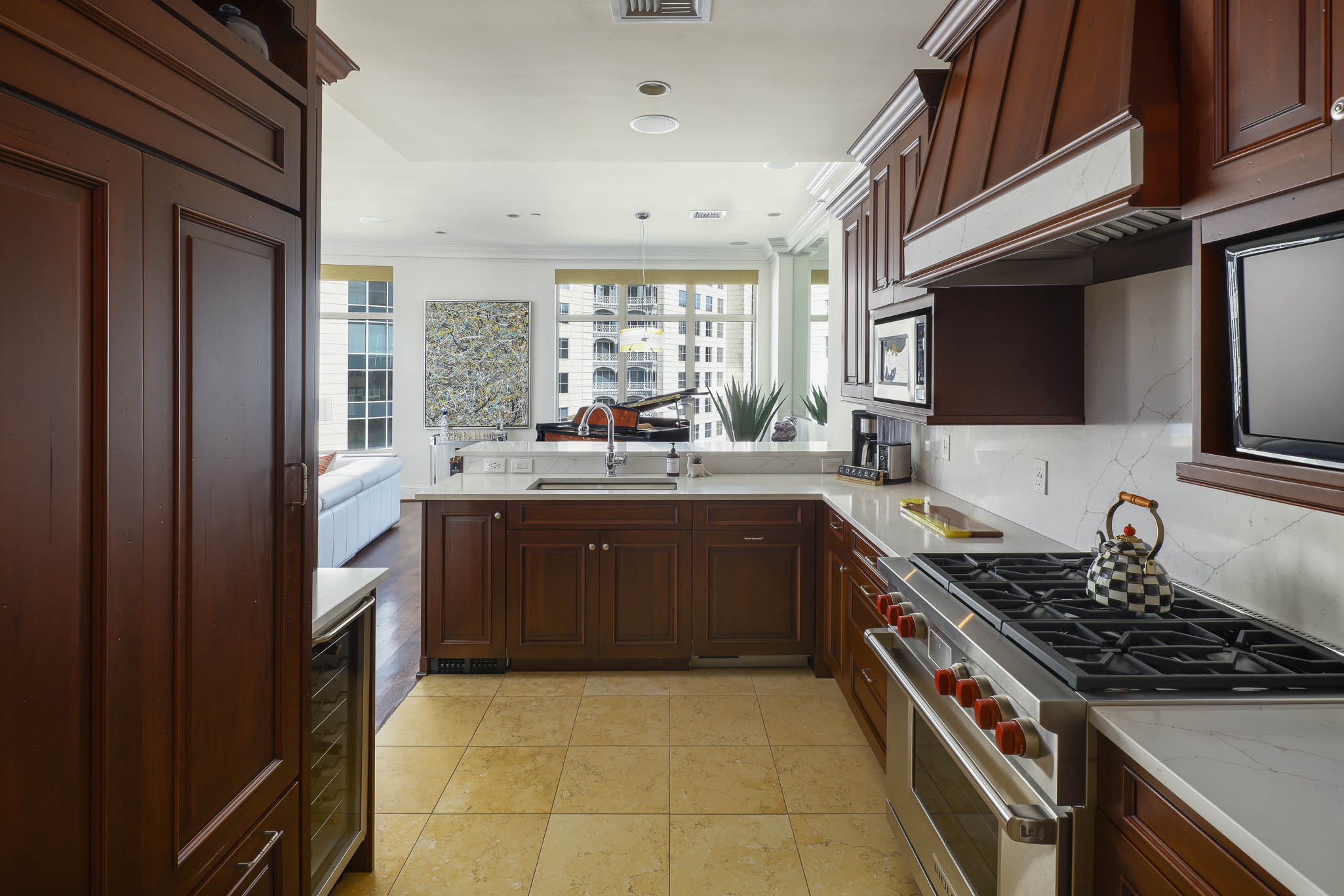 2555 N Pearl Street 1304