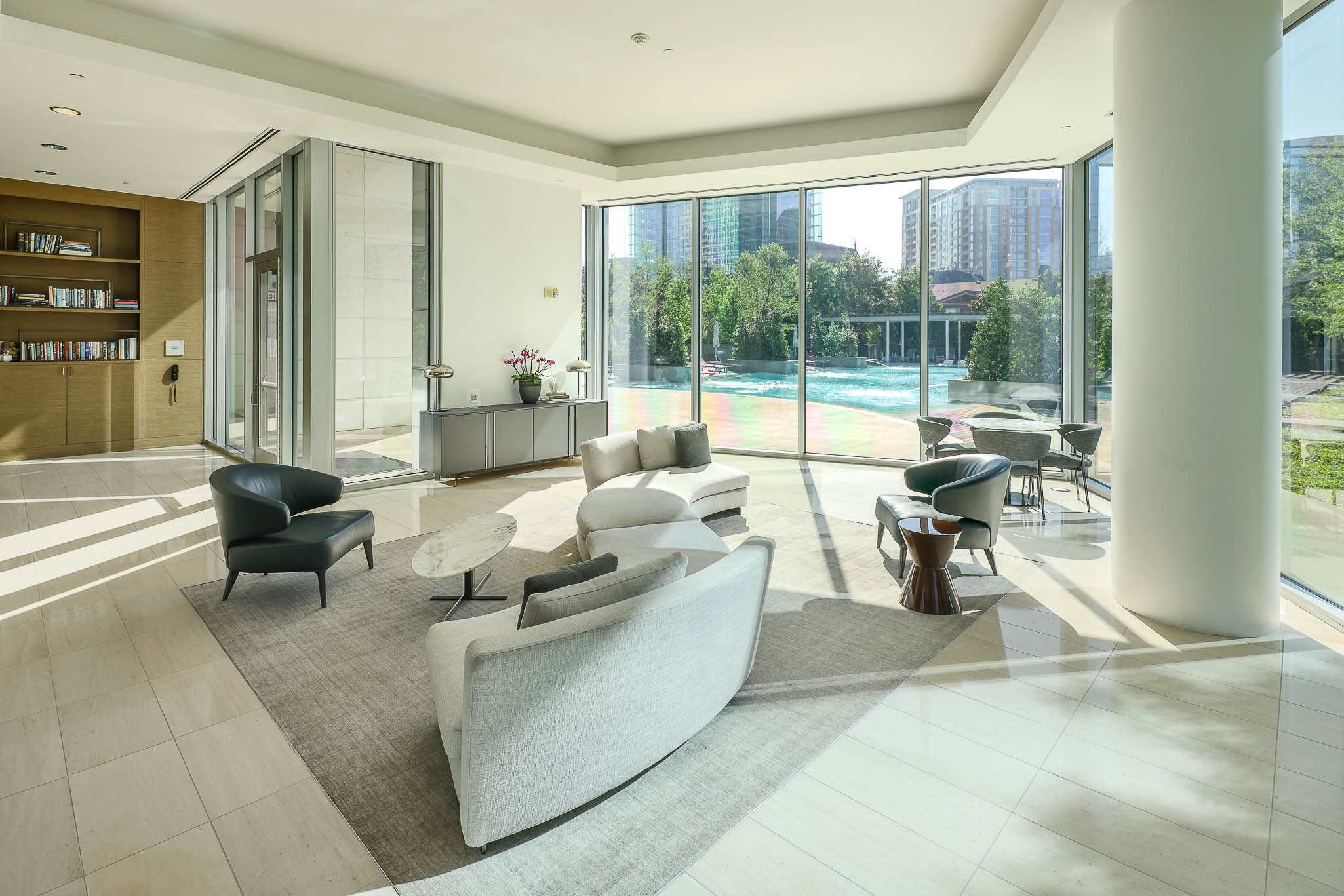 2900 Mckinnon Street 801