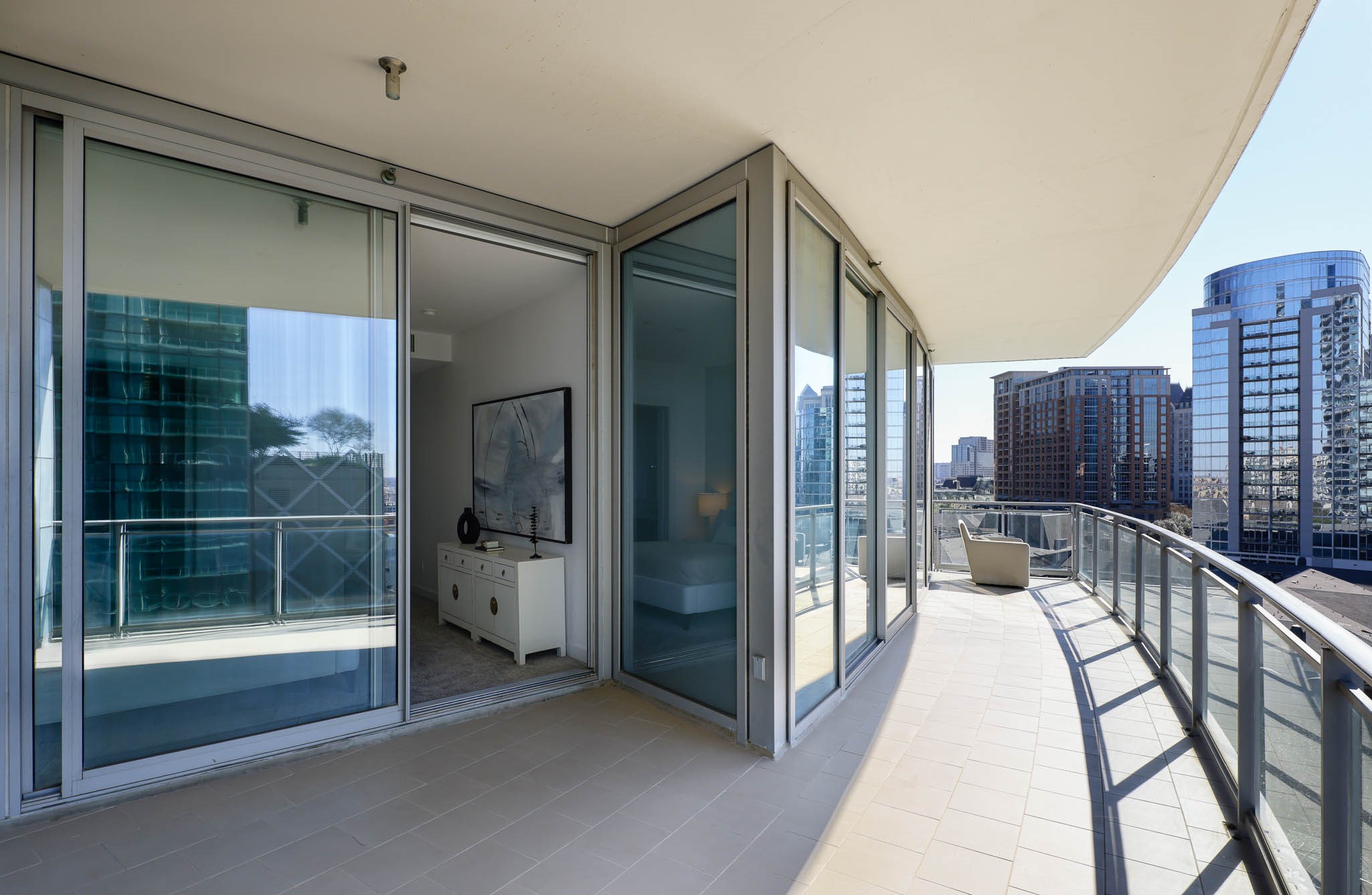 2900 Mckinnon Street 801