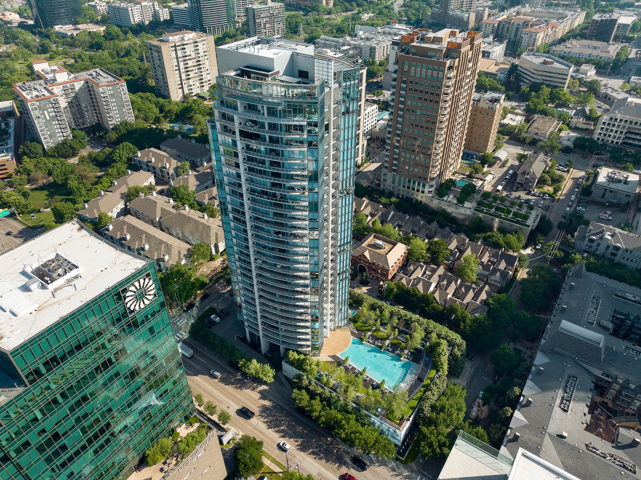 2900 Mckinnon Street 801