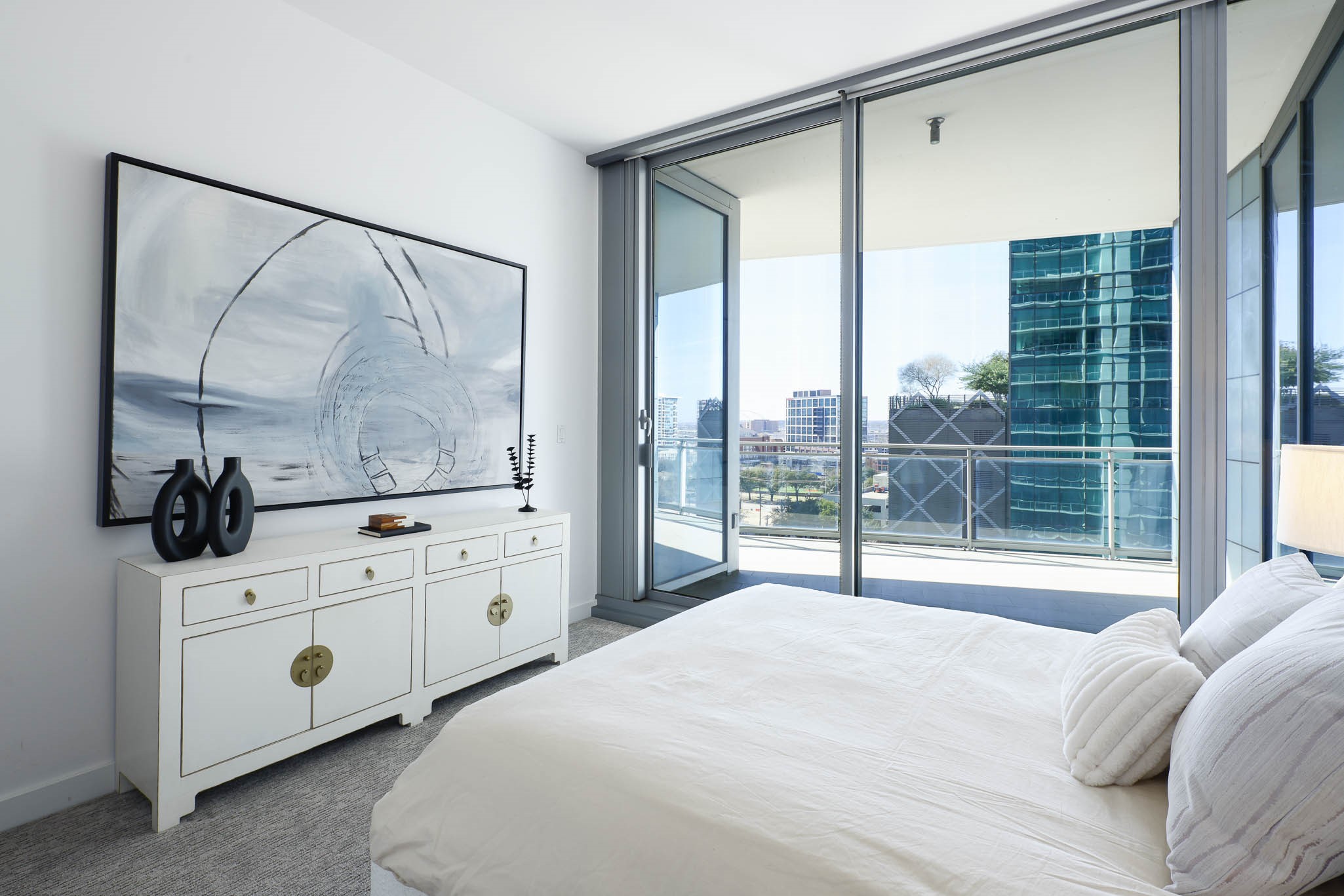 2900 Mckinnon Street 801