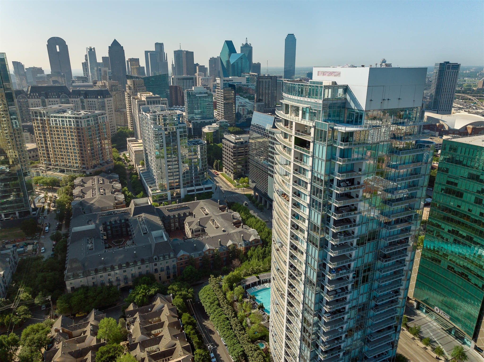 2900 Mckinnon Street 801