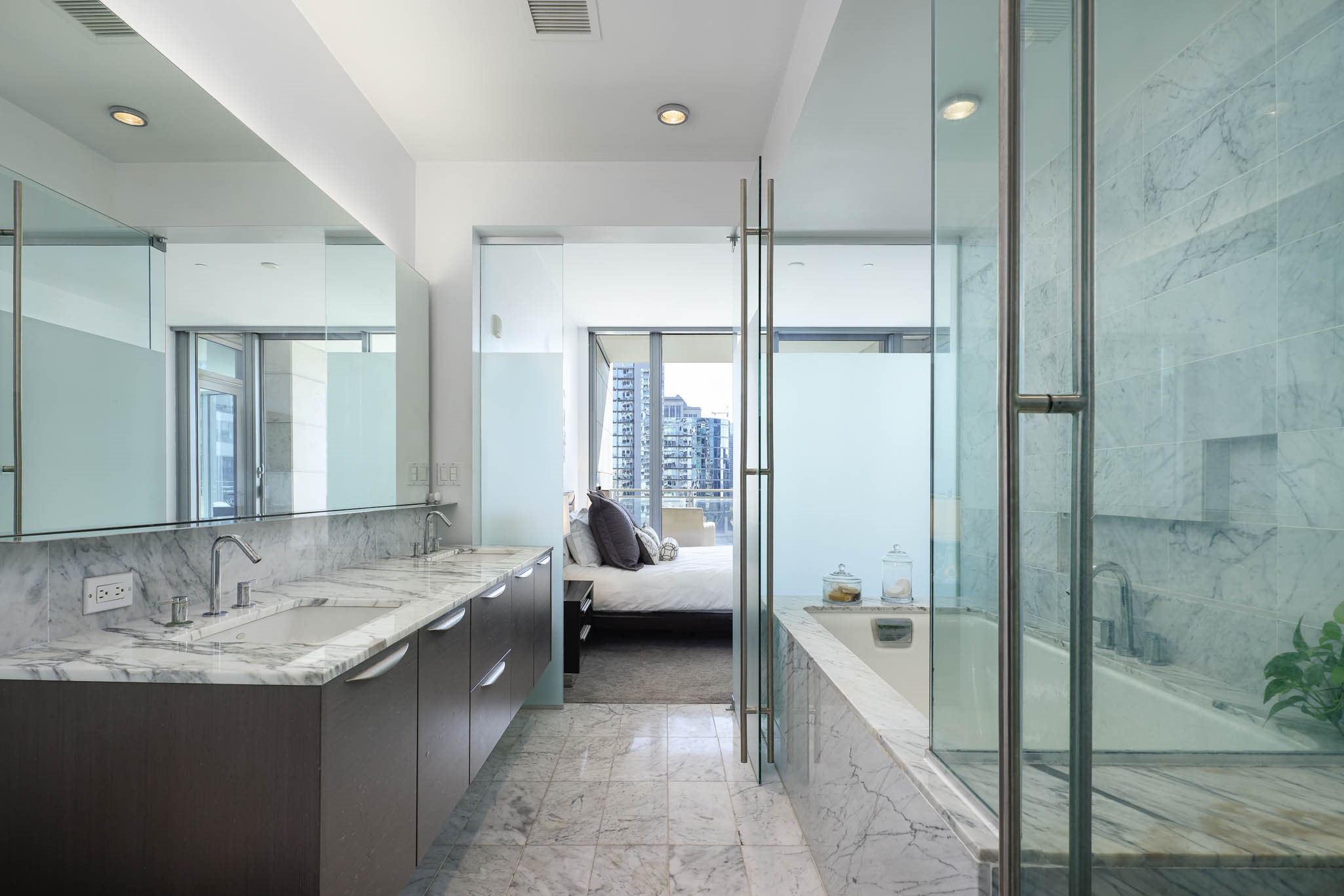 2900 Mckinnon Street 801