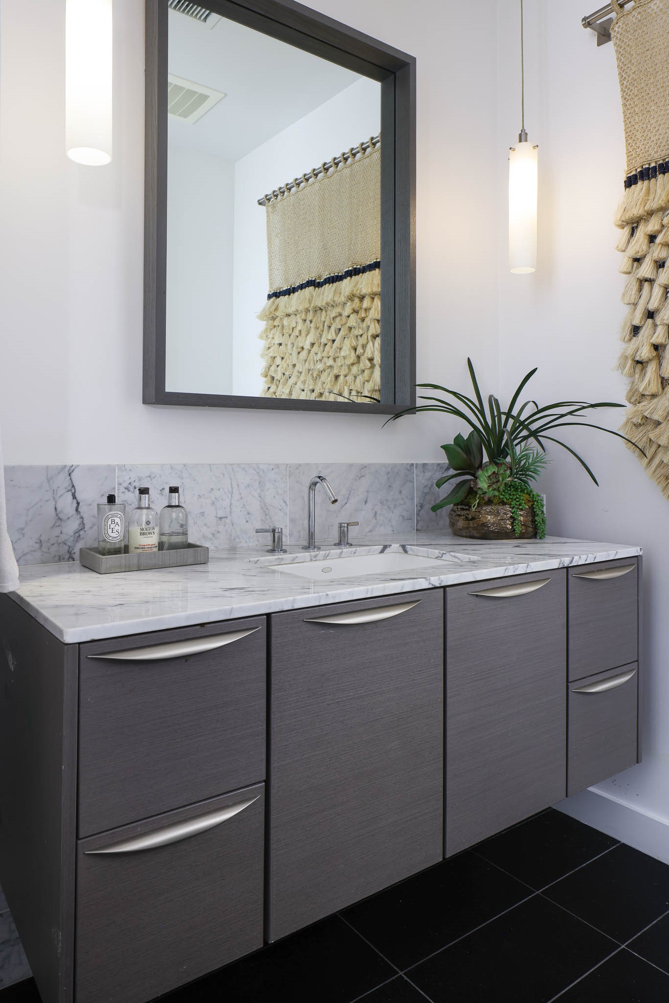 2900 Mckinnon Street 801