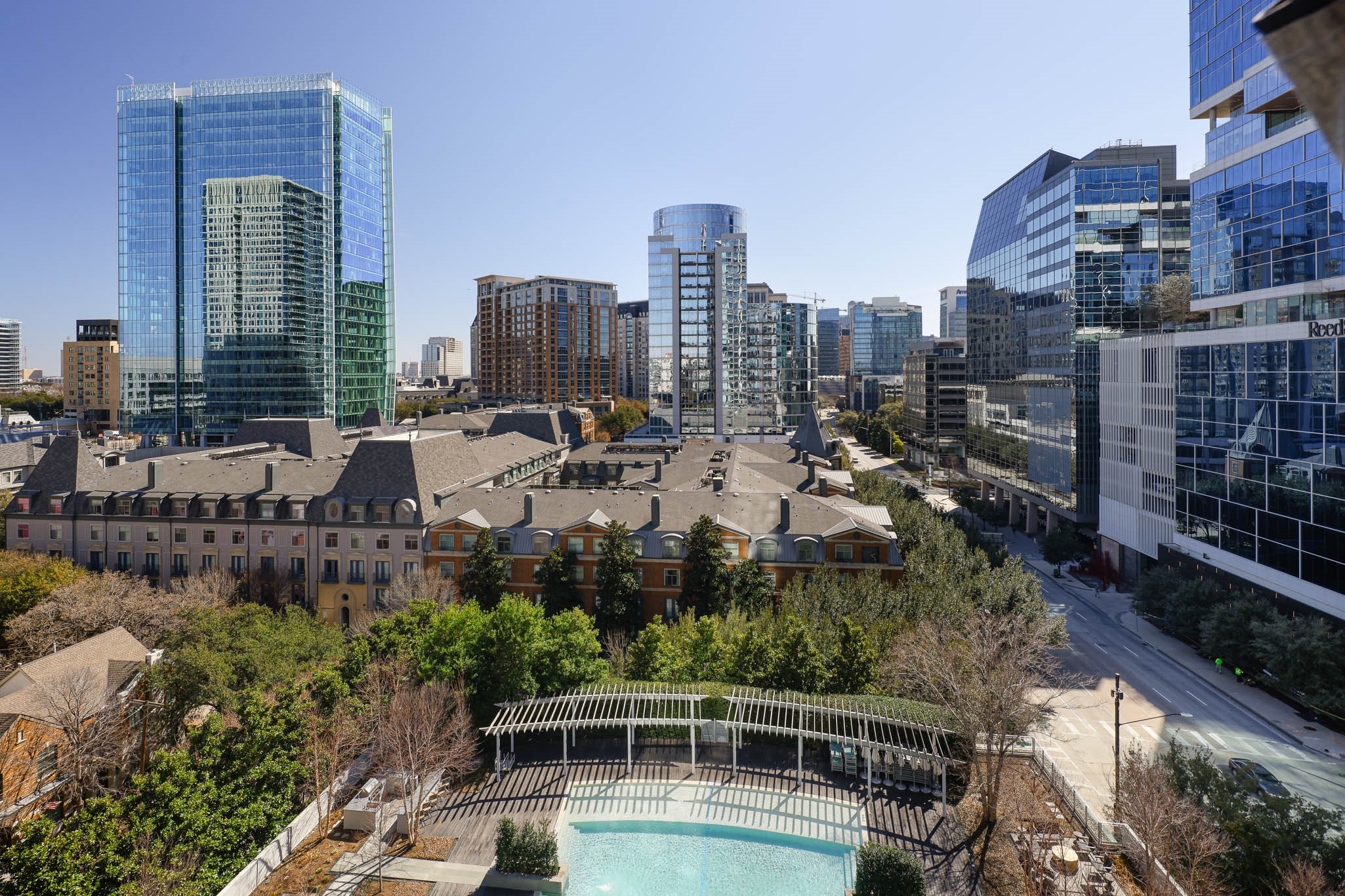 2900 Mckinnon Street 801