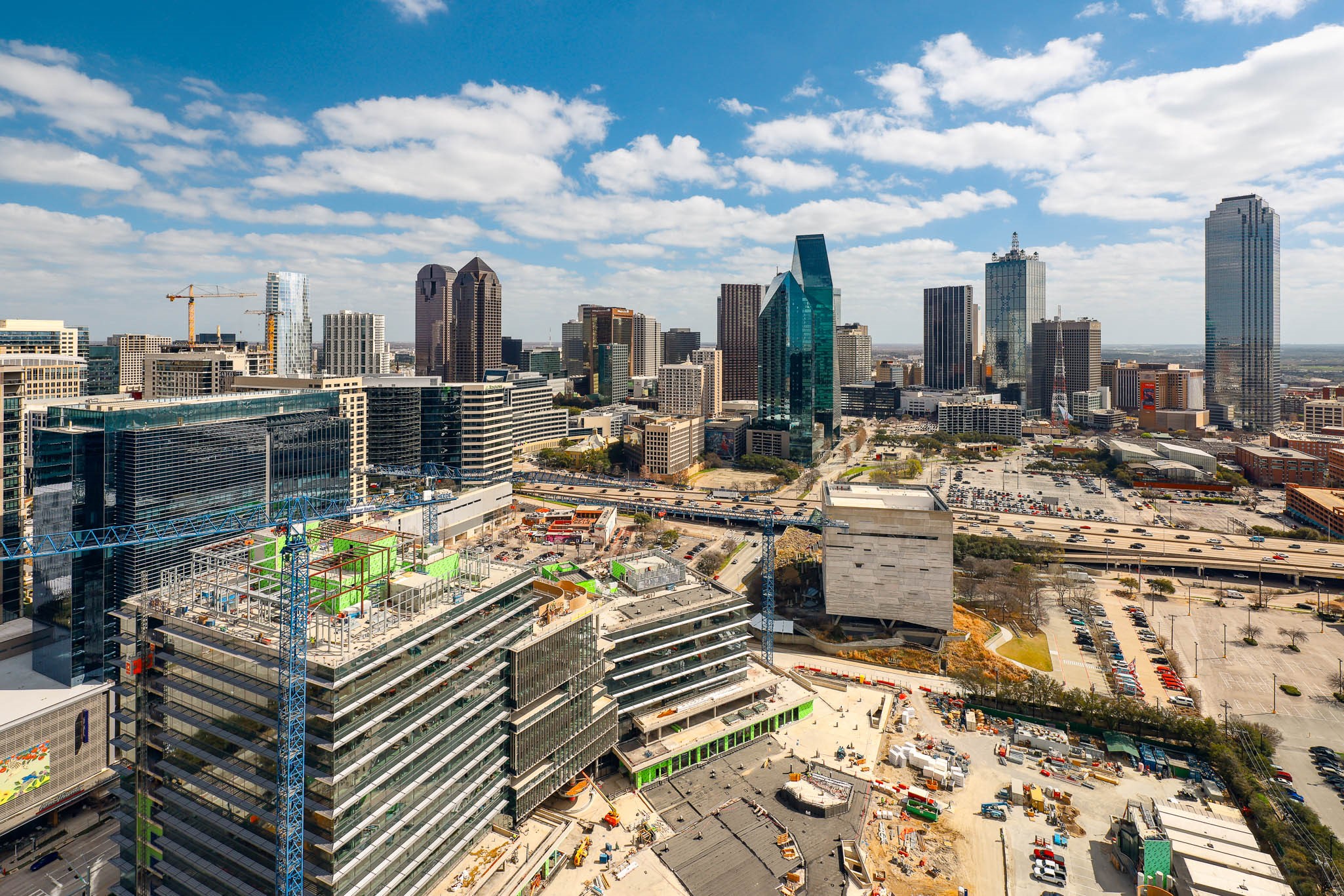 2430 Victory Park Lane 3203