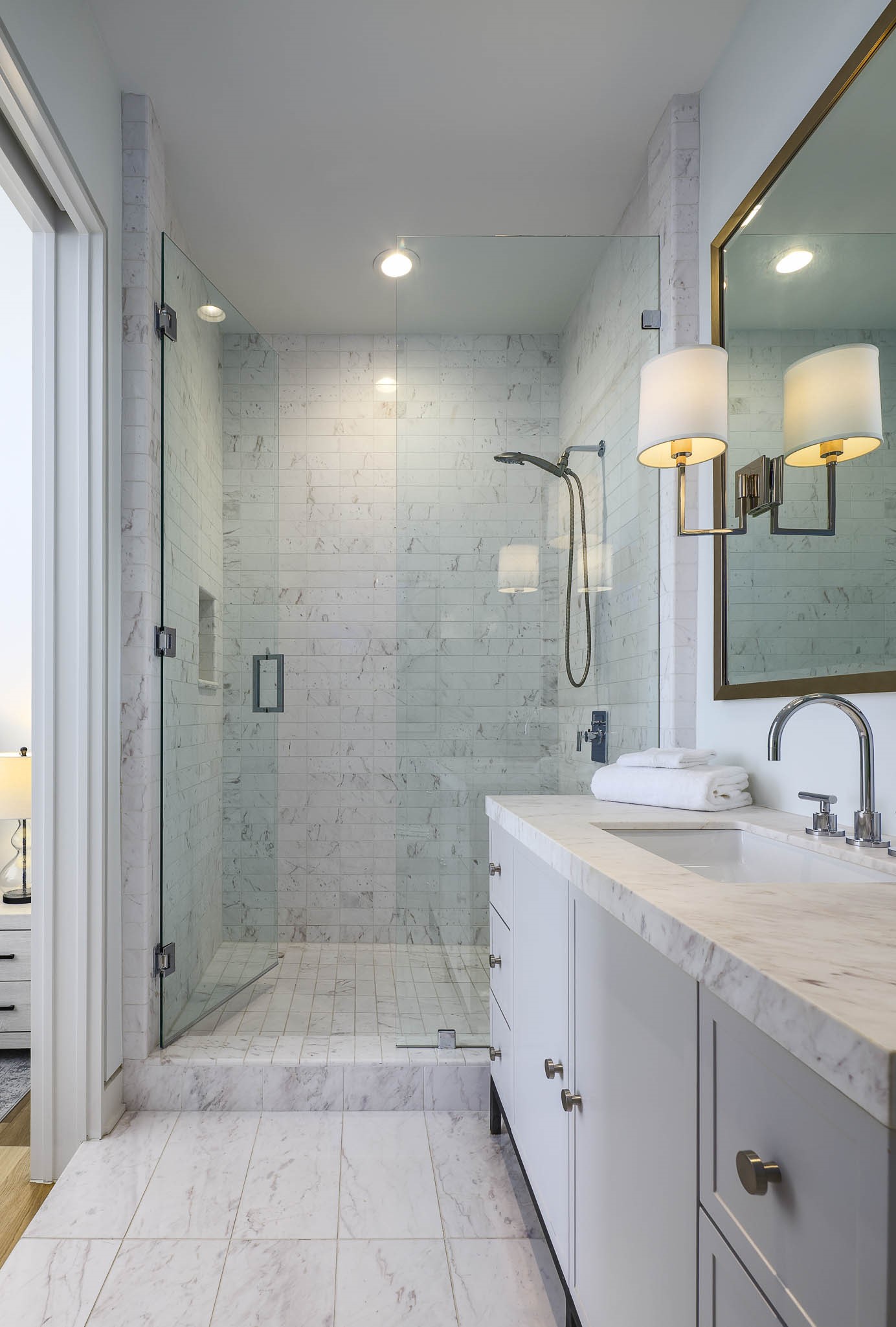 2430 Victory Park Lane 3203