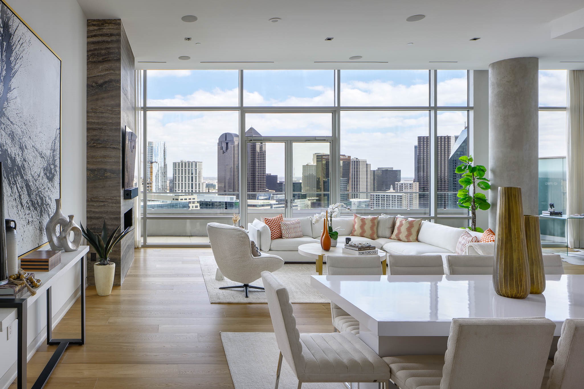 2430 Victory Park Lane 3203