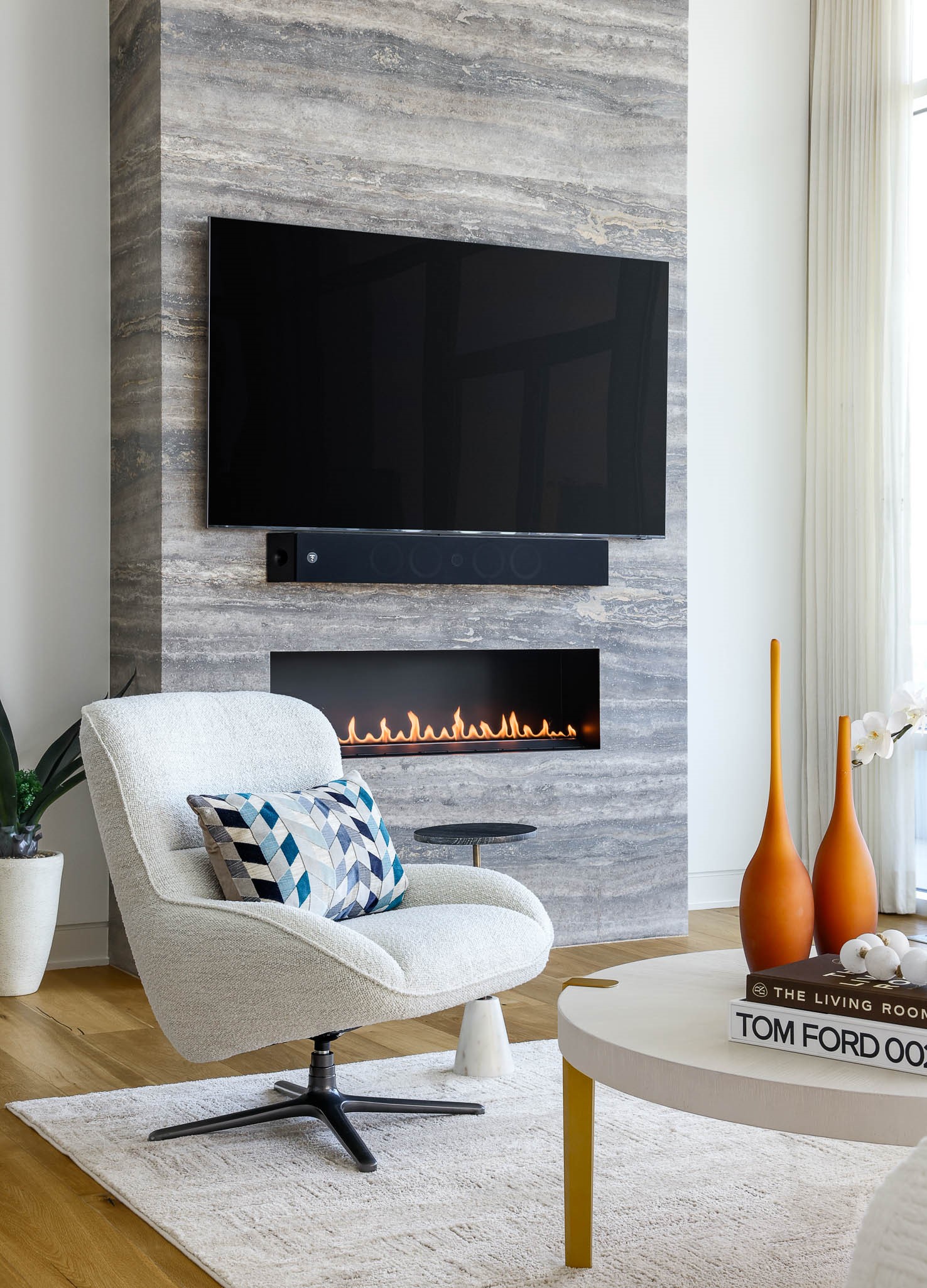 2430 Victory Park Lane 3203