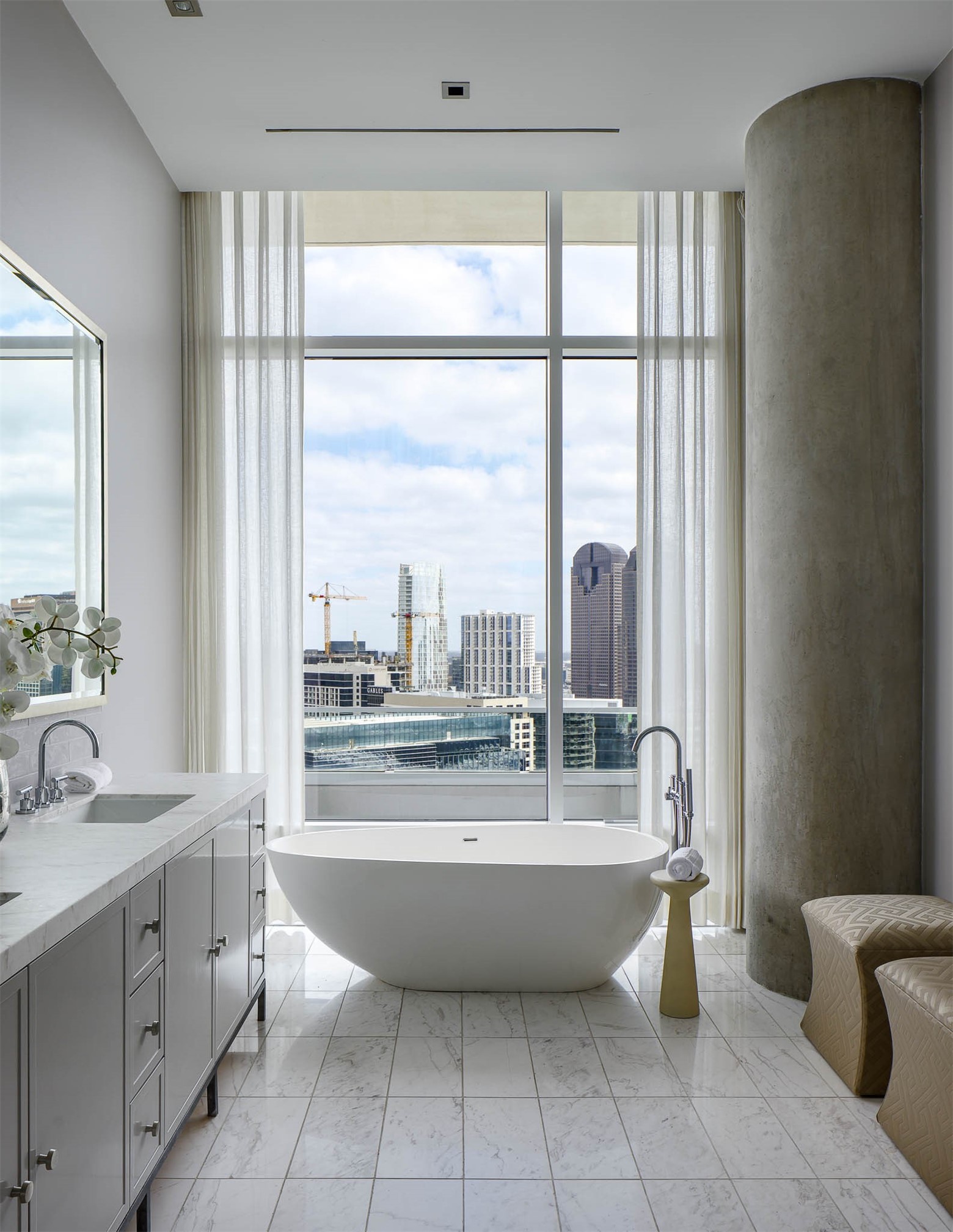 2430 Victory Park Lane 3203