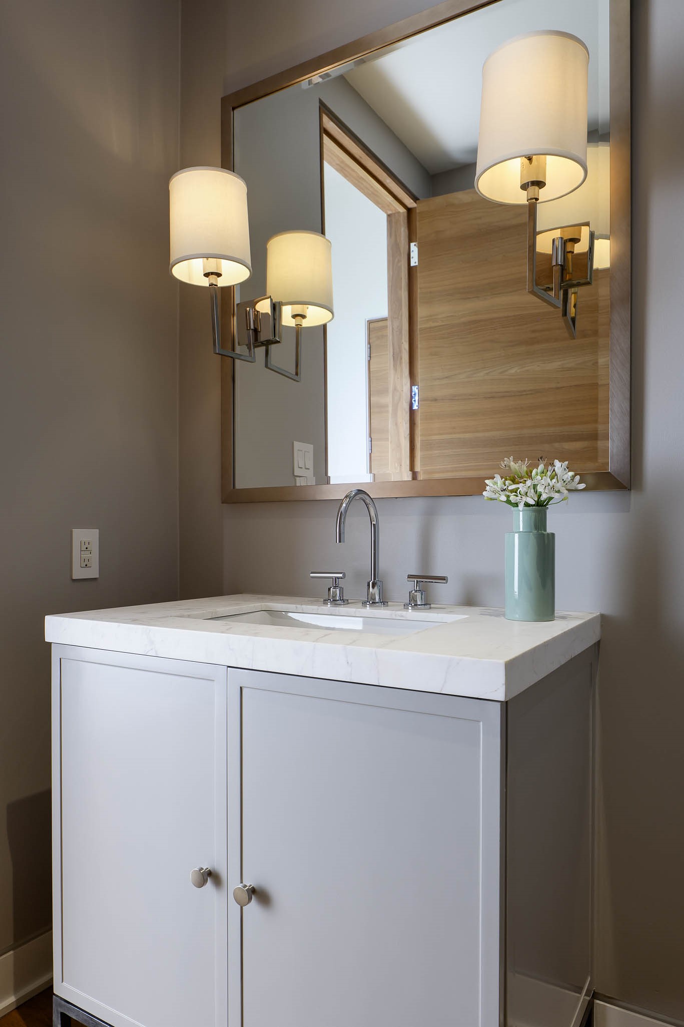 2430 Victory Park Lane 3203