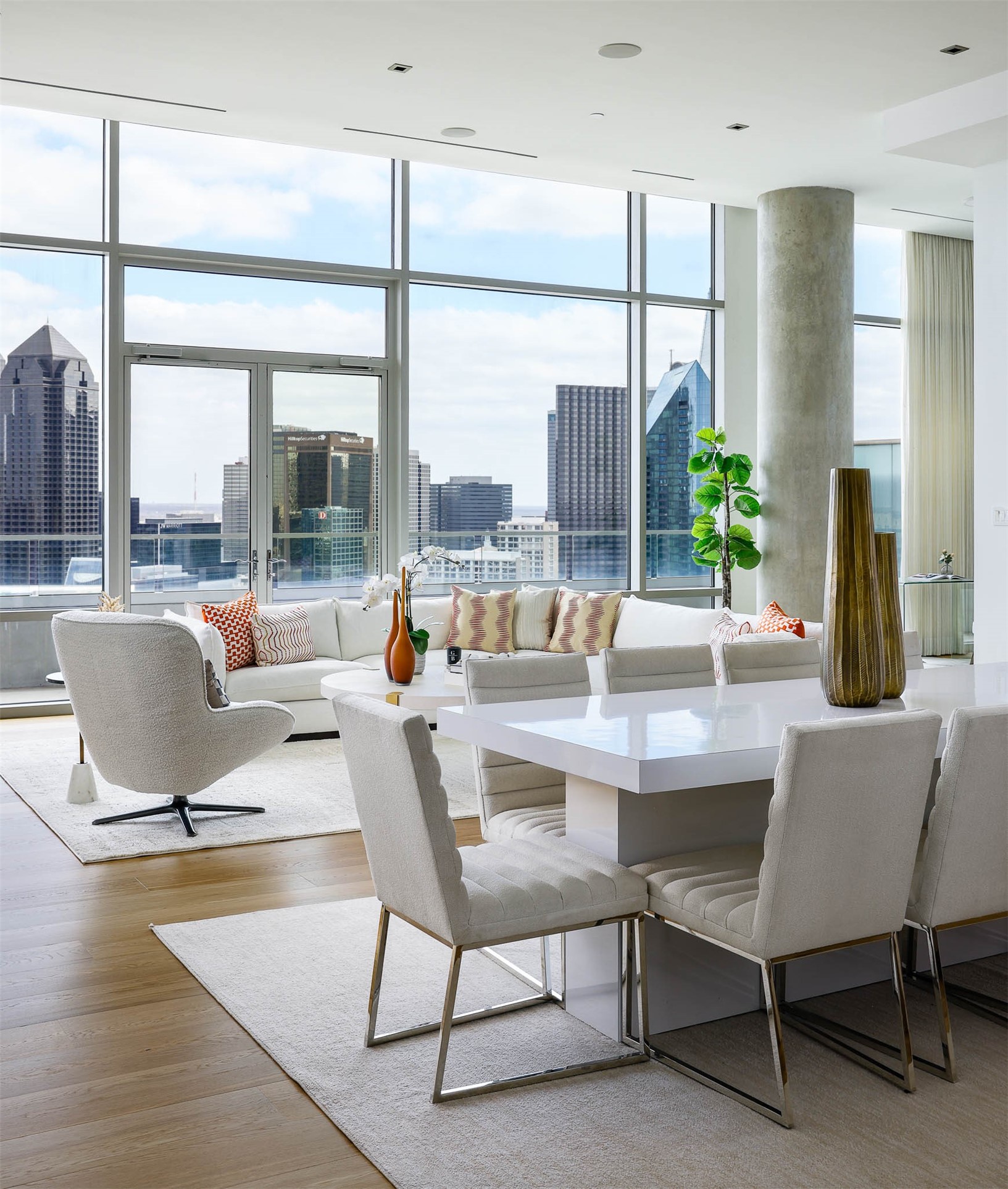 2430 Victory Park Lane 3203