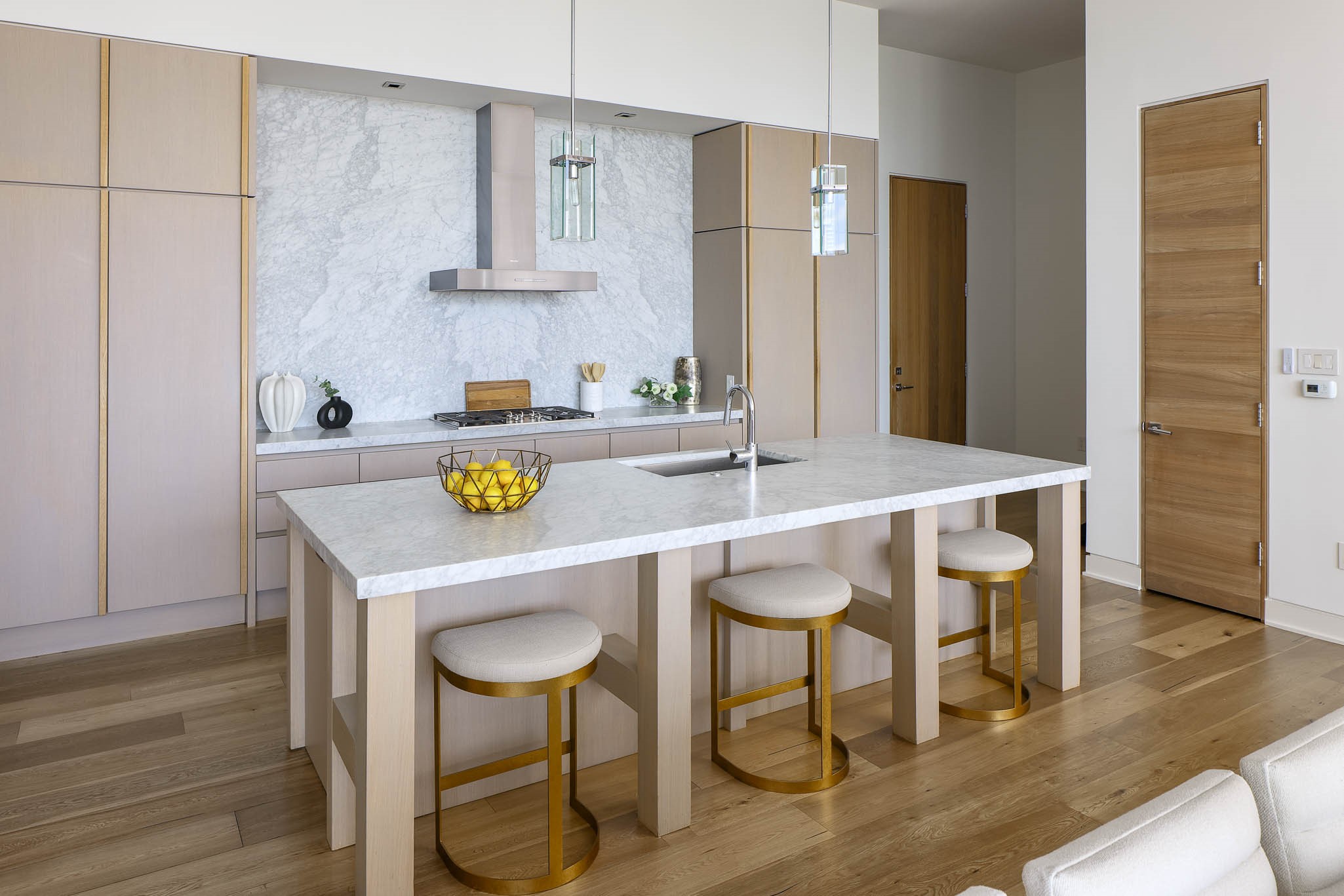 2430 Victory Park Lane 3203