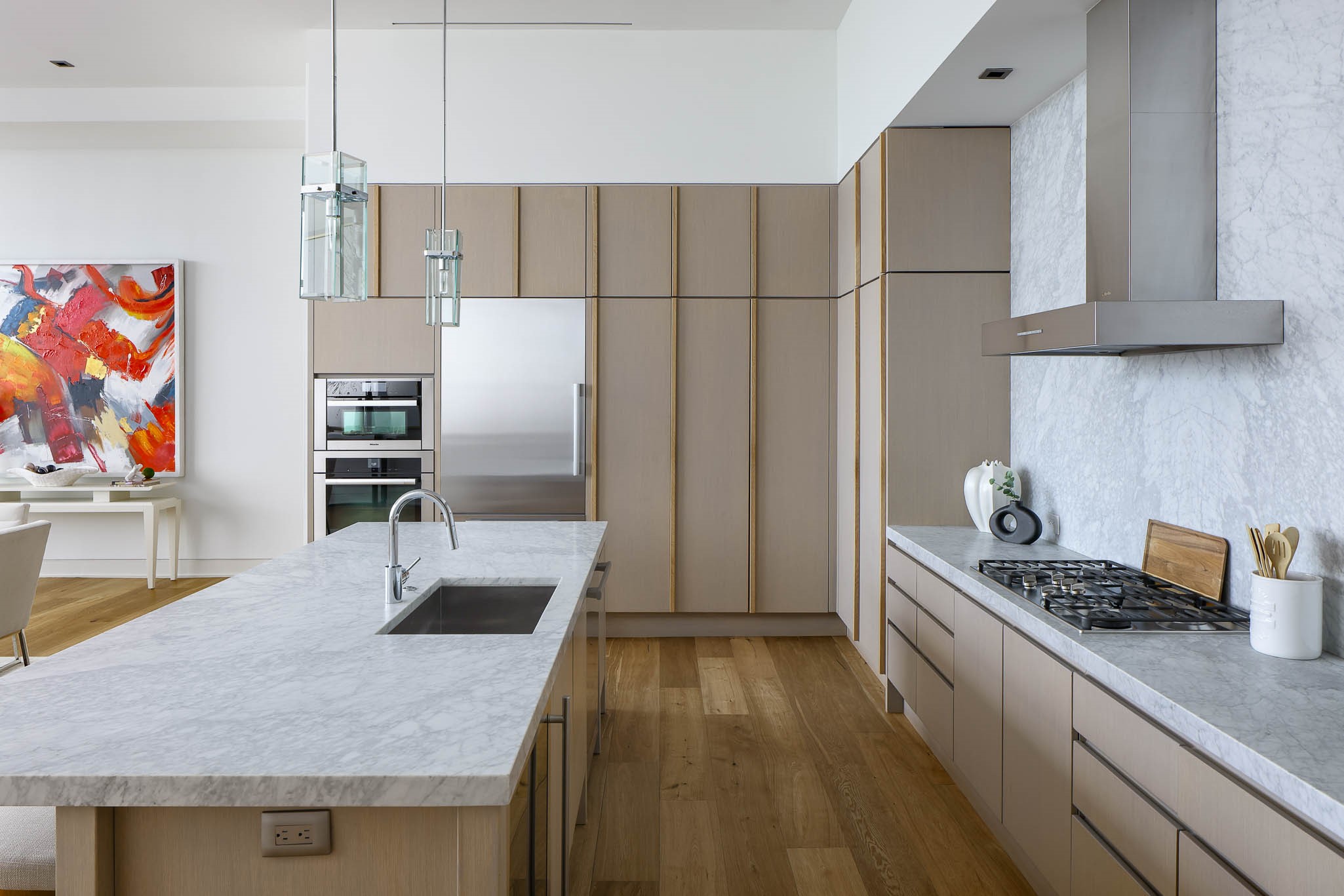 2430 Victory Park Lane 3203