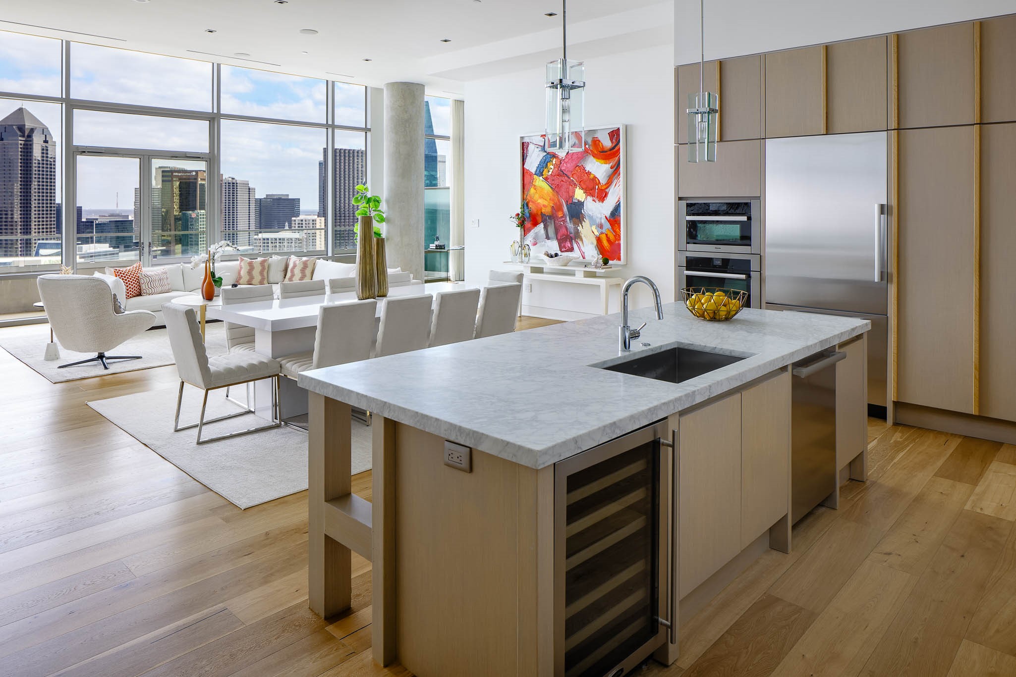 2430 Victory Park Lane 3203