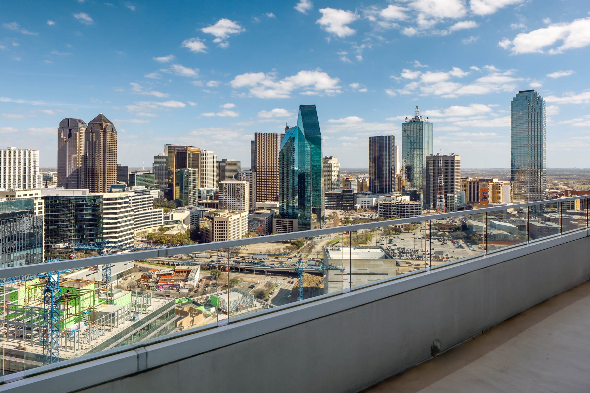 2430 Victory Park Lane 3203