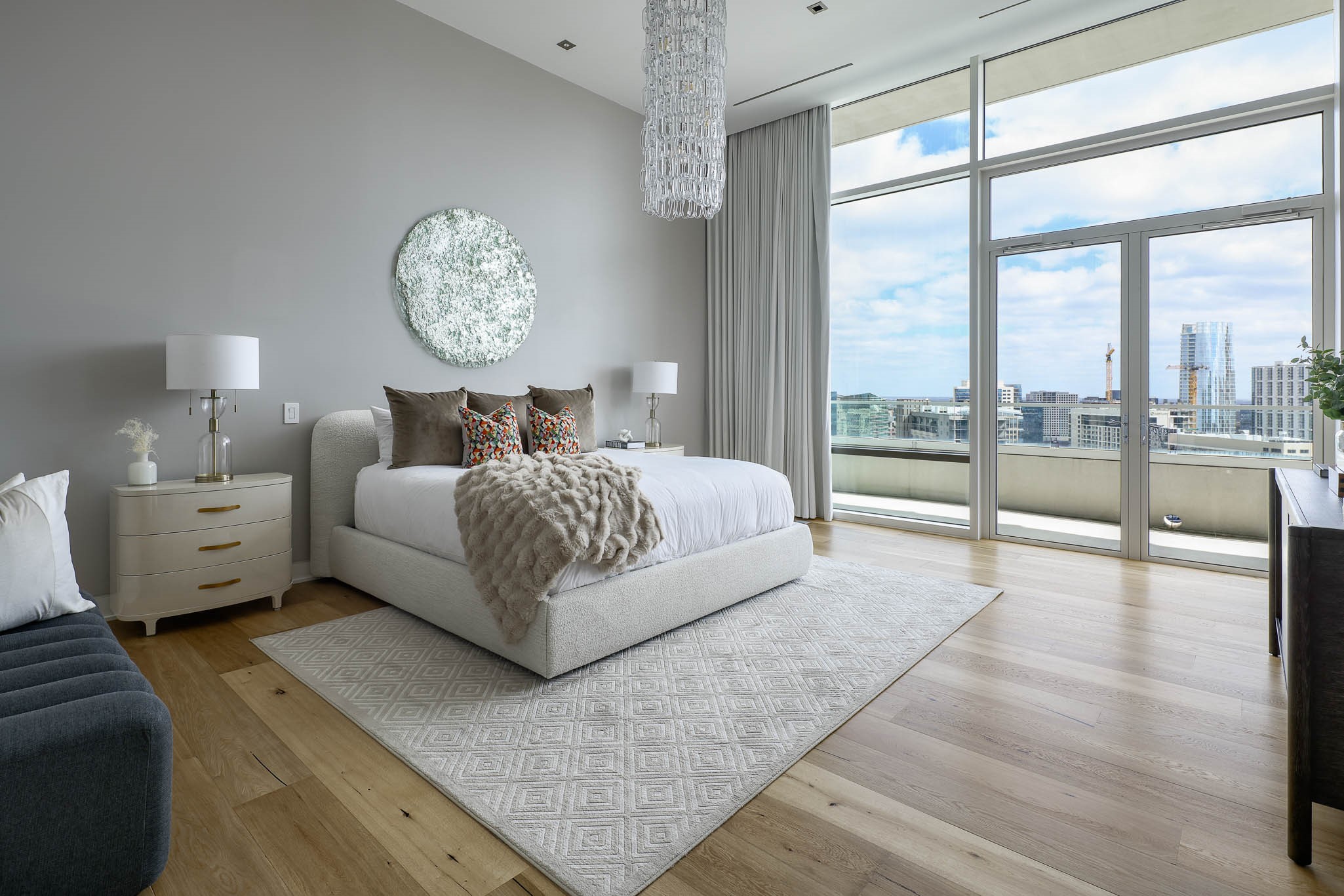 2430 Victory Park Lane 3203