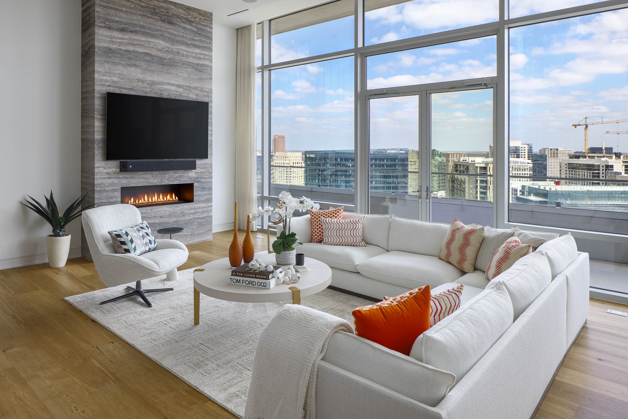 2430 Victory Park Lane 3203