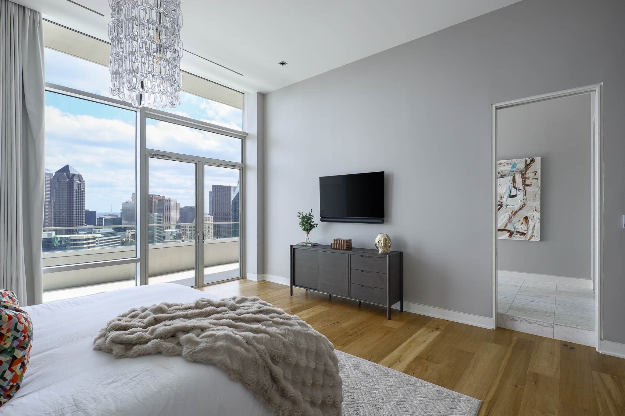 2430 Victory Park Lane 3203