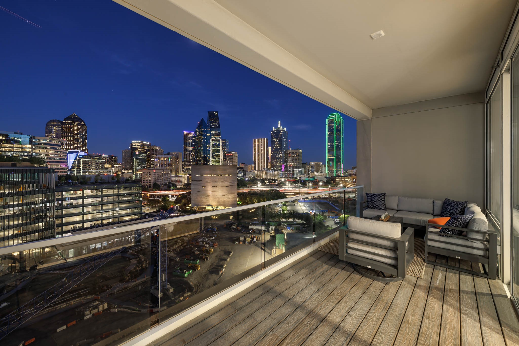 2408 Victory Park Lane 1239
