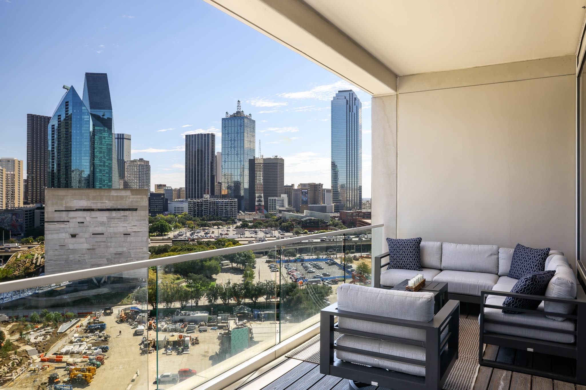 2408 Victory Park Lane 1239